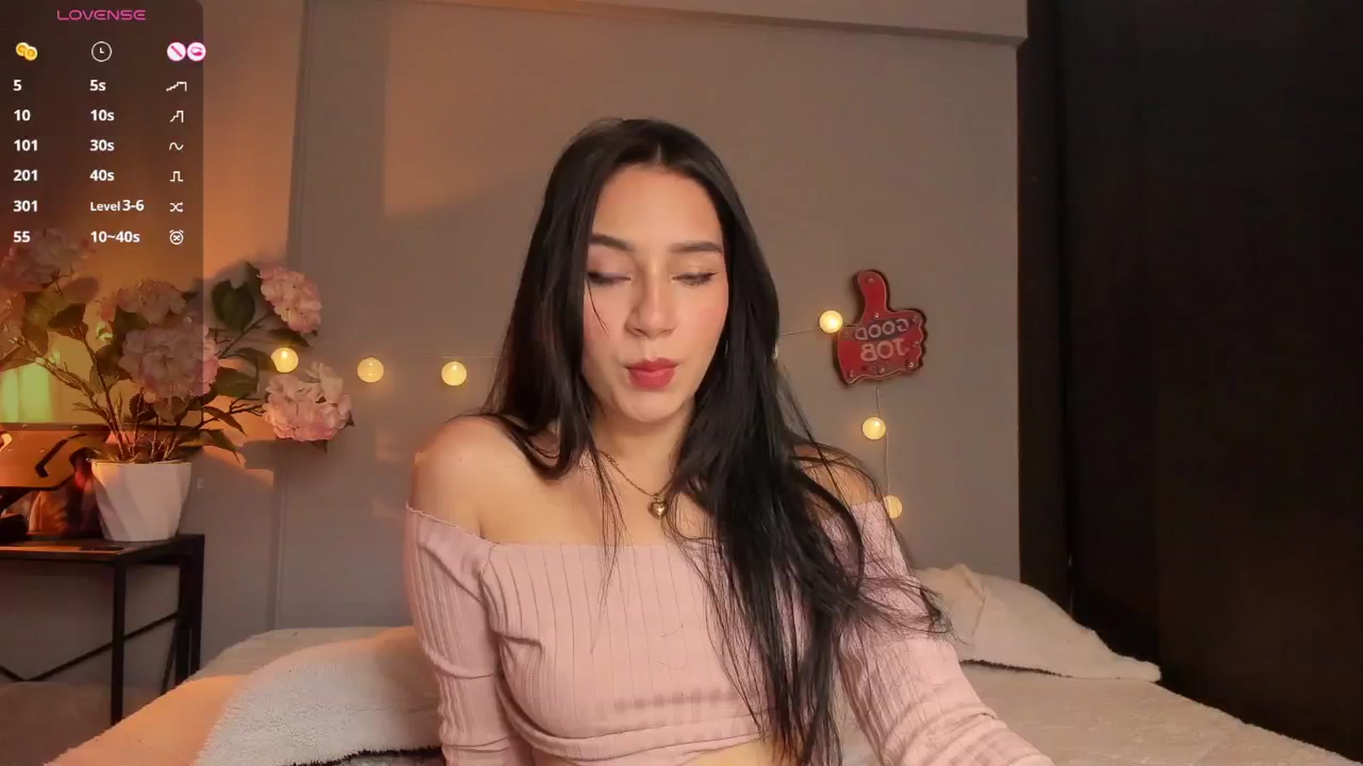 Gallery image thumbnail from dariadiaz_'s myfreecams stream on, 12/15/2024, 15:53 image 5 of 20