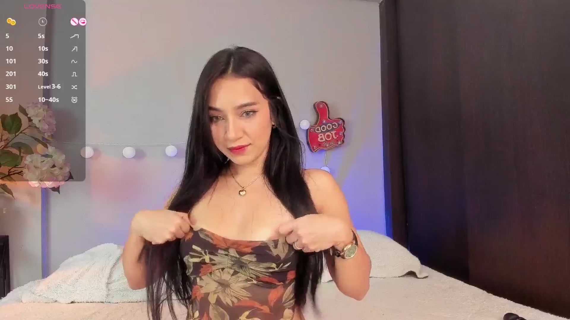Gallery image thumbnail from dariadiaz_'s myfreecams stream on, 12/17/2024, 14:37 image 6 of 20