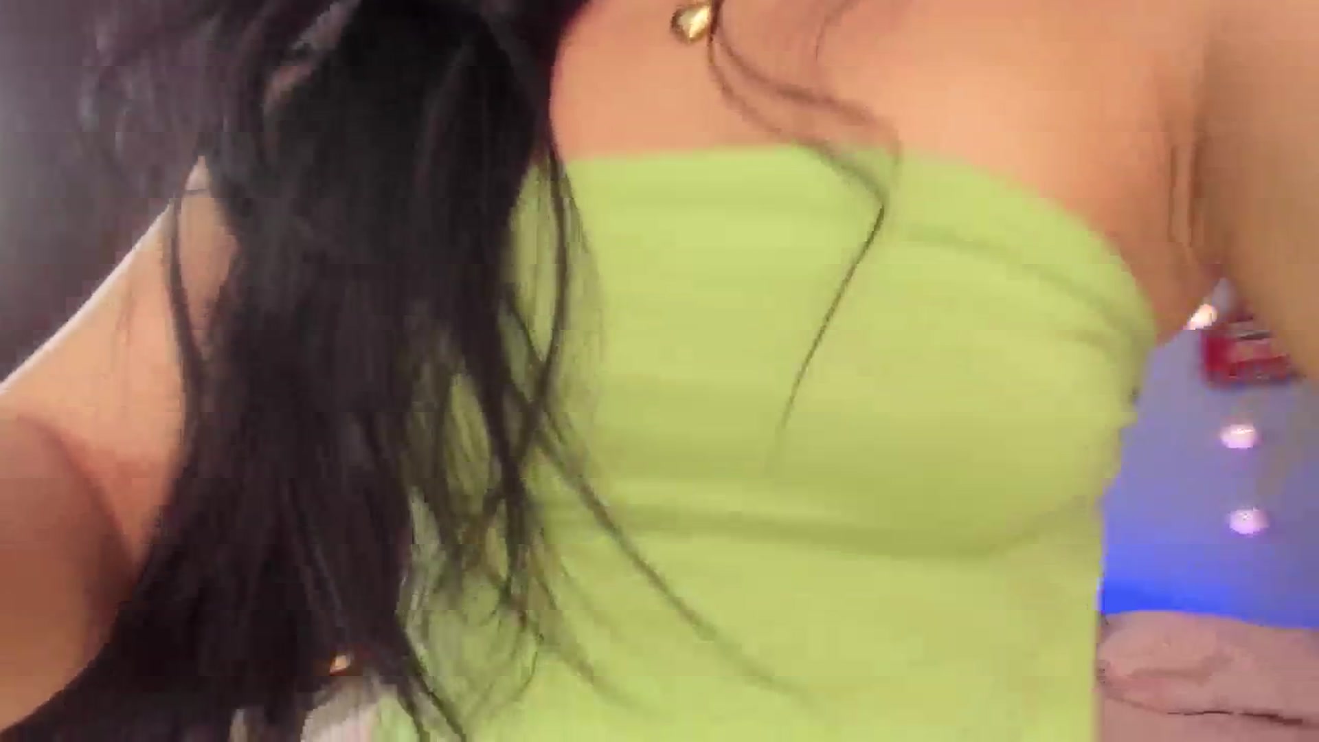 Gallery image thumbnail from dariadiaz_'s myfreecams stream on, 12/19/2024, 18:13 image 3 of 20