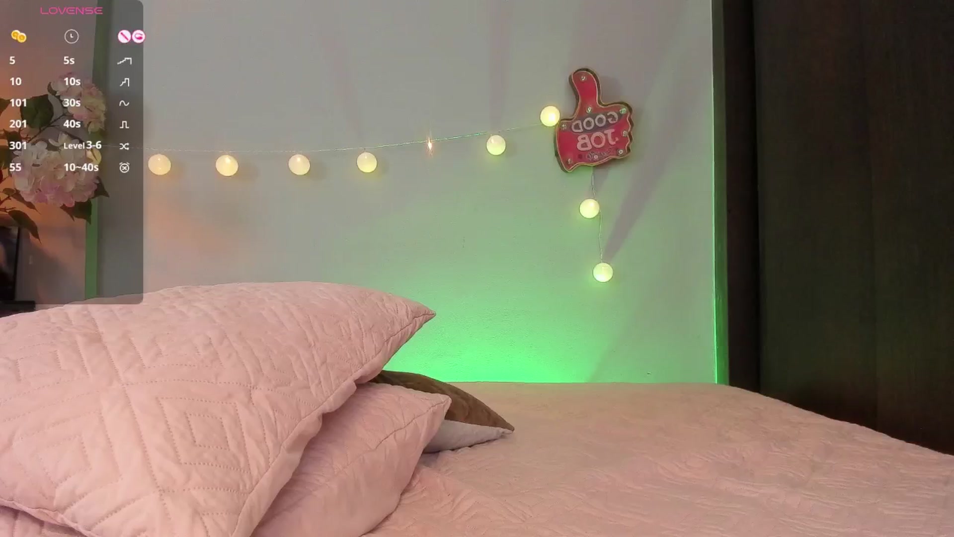 Gallery image thumbnail from dariadiaz_'s myfreecams stream on, 12/20/2024, 17:15 image 15 of 20