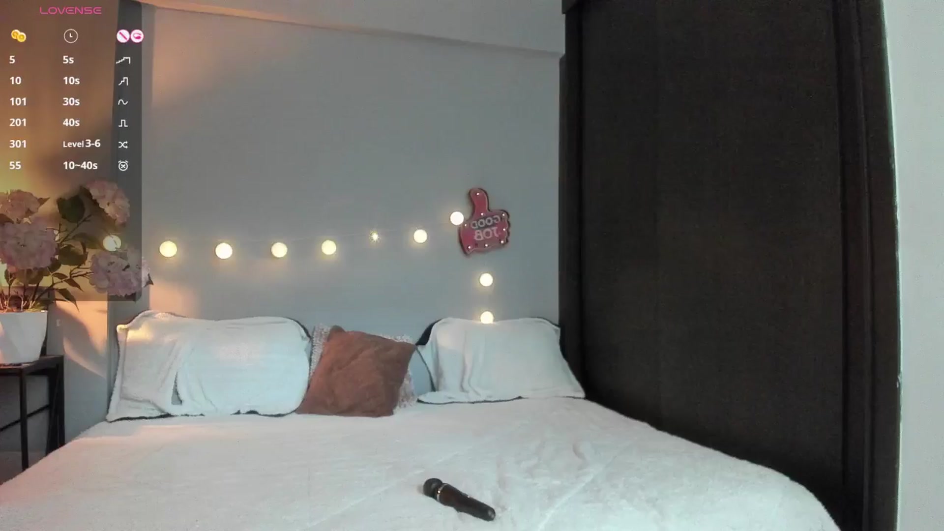 Gallery image thumbnail from dariadiaz_'s myfreecams stream on, 12/24/2024, 14:30 image 15 of 20