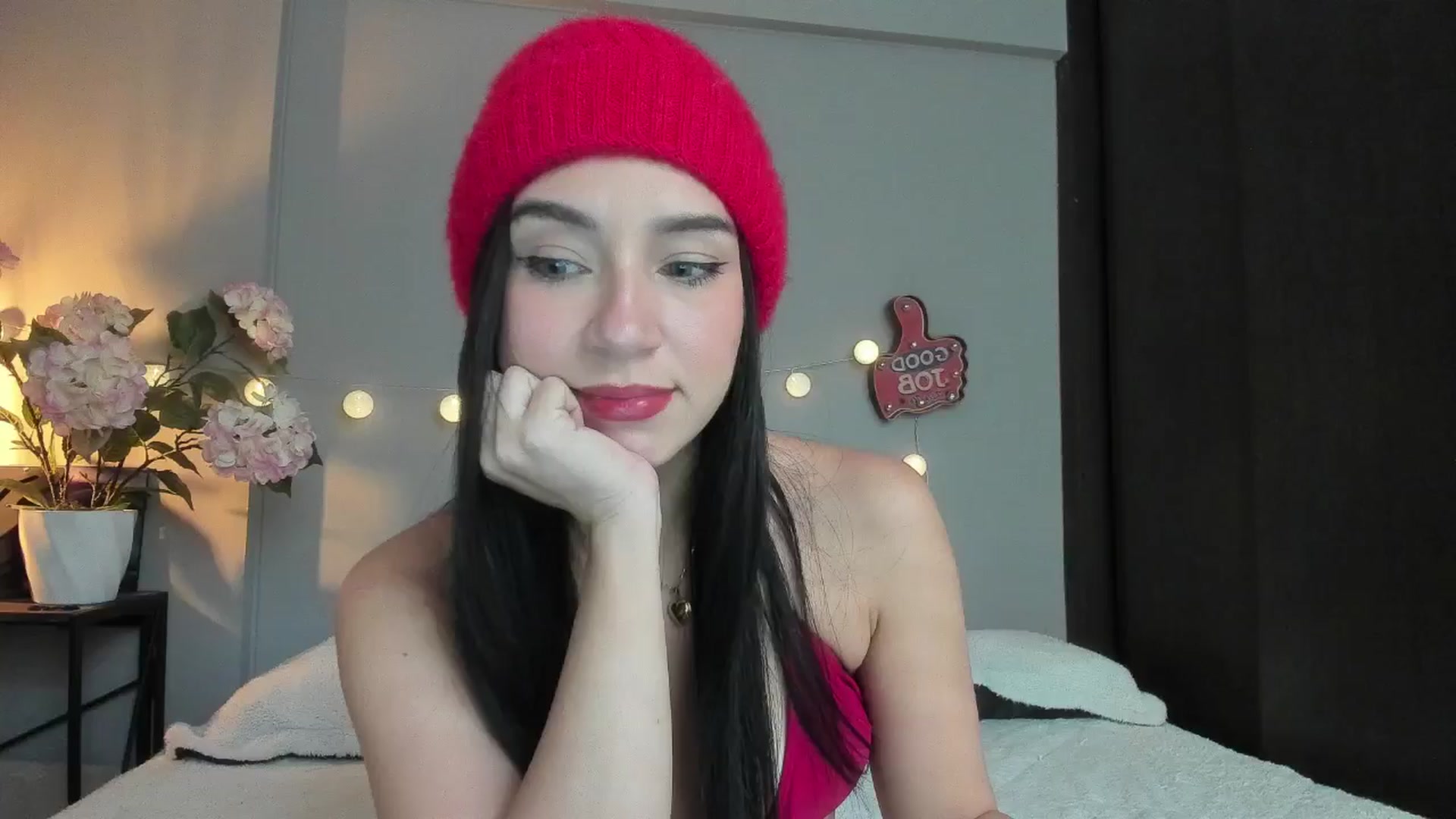 Gallery image thumbnail from dariadiaz_'s myfreecams stream on, 12/24/2024, 16:17 image 1 of 20