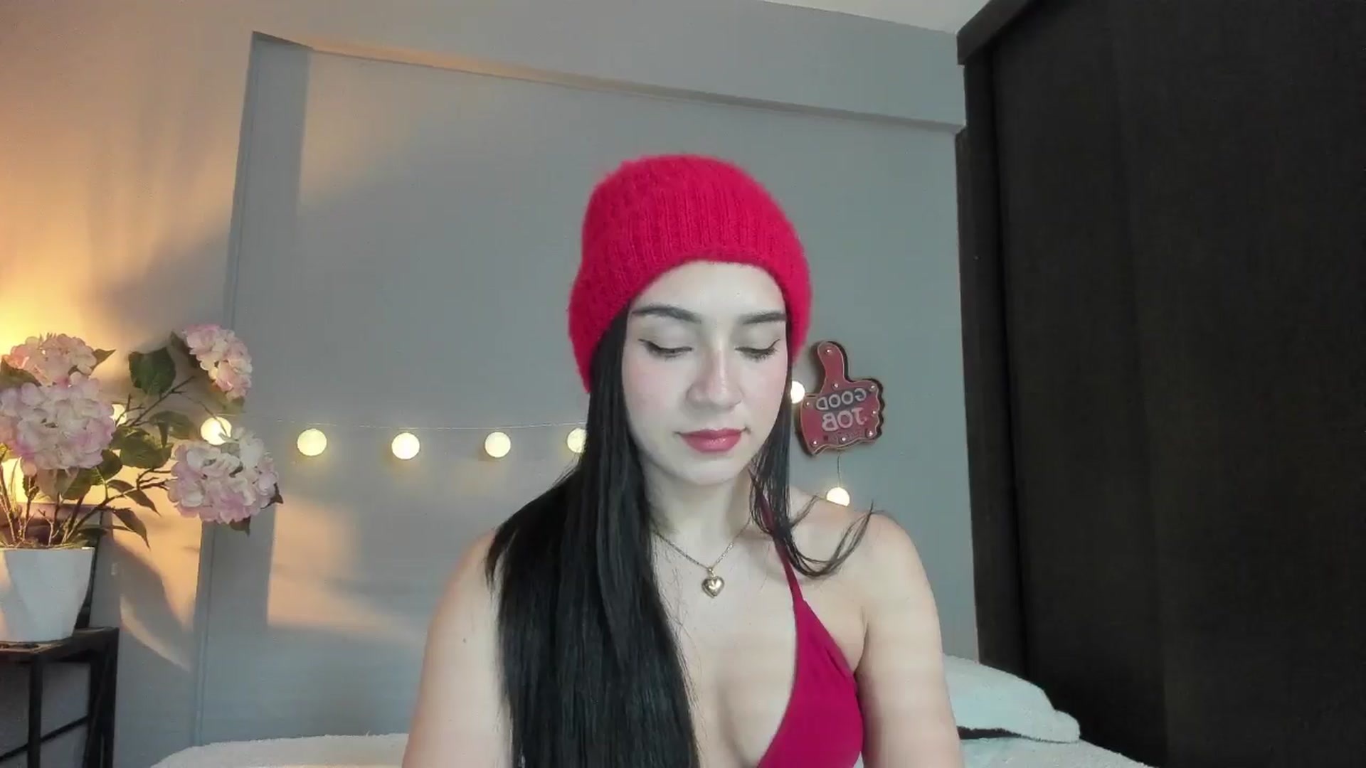 Gallery image thumbnail from dariadiaz_'s myfreecams stream on, 12/24/2024, 16:17 image 19 of 20