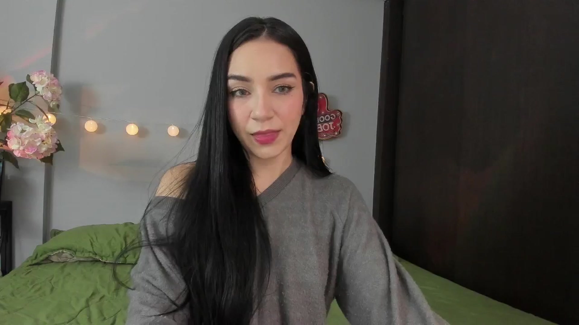Gallery image thumbnail from dariadiaz_'s myfreecams stream on, 12/28/2024, 15:53 image 6 of 20