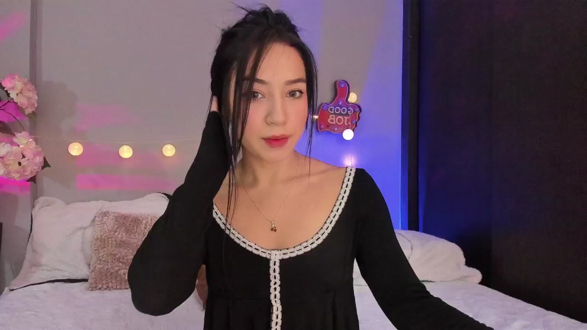 Gallery image thumbnail from dariadiaz_'s myfreecams stream on, 03/18/2025, 16:13 image 1 of 20