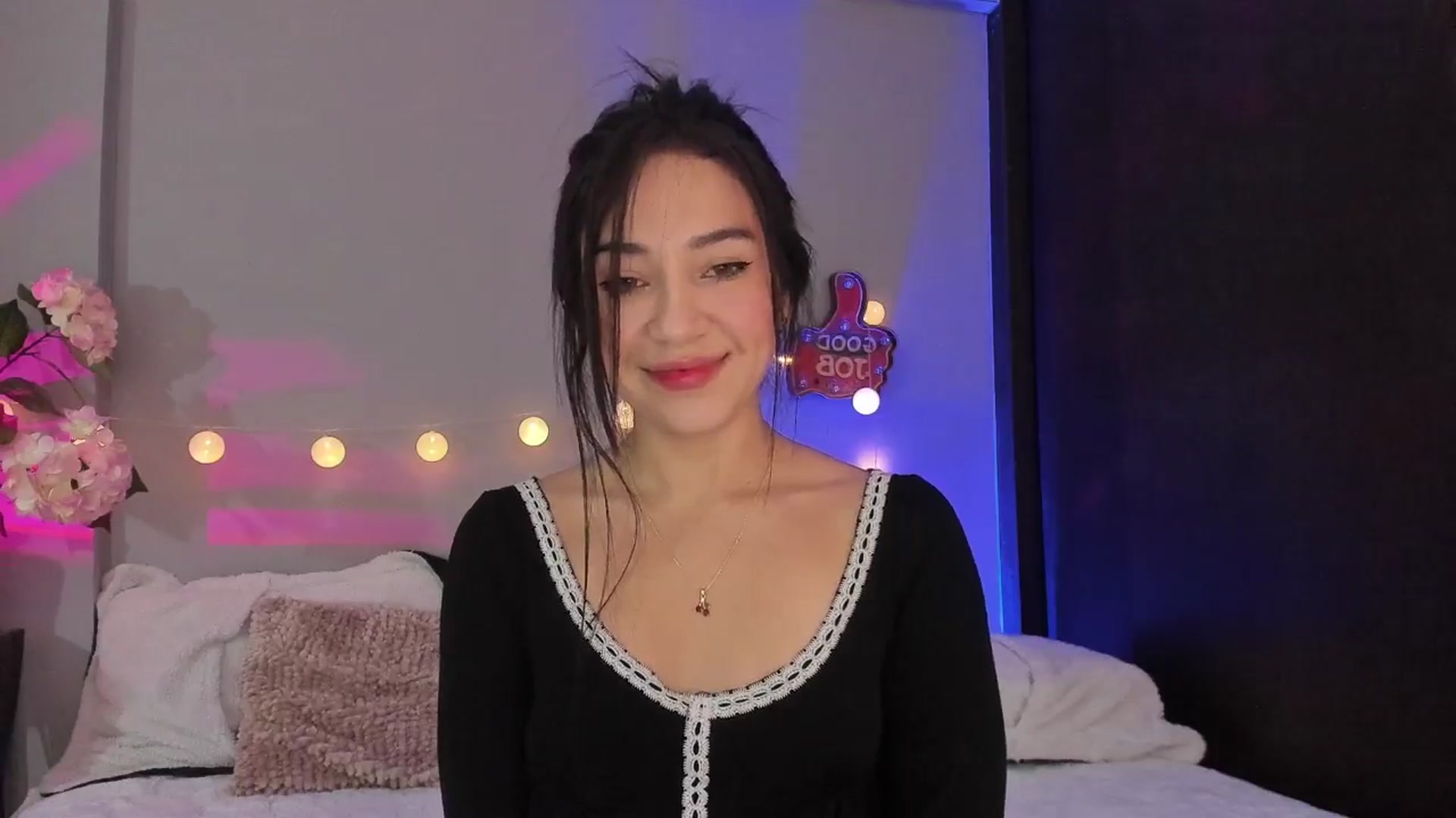 Gallery image thumbnail from dariadiaz_'s myfreecams stream on, 03/18/2025, 16:13 image 9 of 20