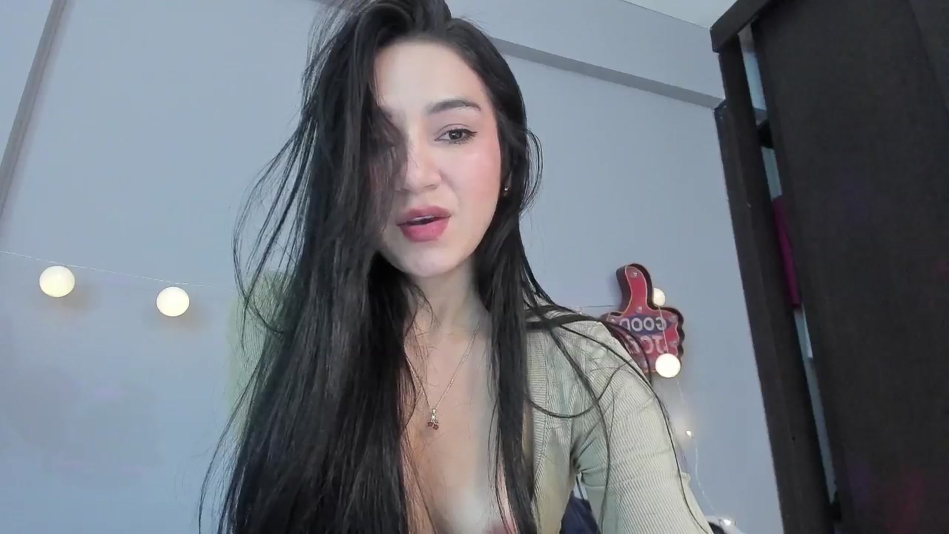 Gallery image thumbnail from dariadiaz_'s myfreecams stream on, 04/13/2025, 18:09 image 20 of 20