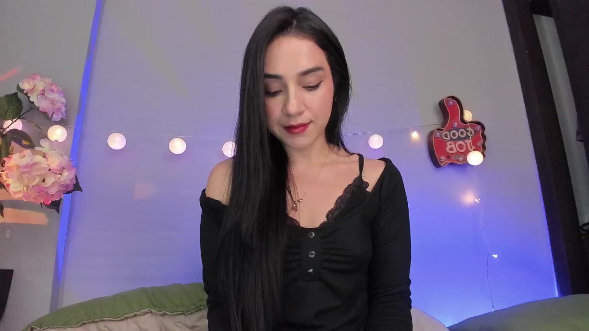 Gallery image thumbnail from dariadiaz_'s myfreecams stream on, 04/20/2025, 18:43 image 9 of 20