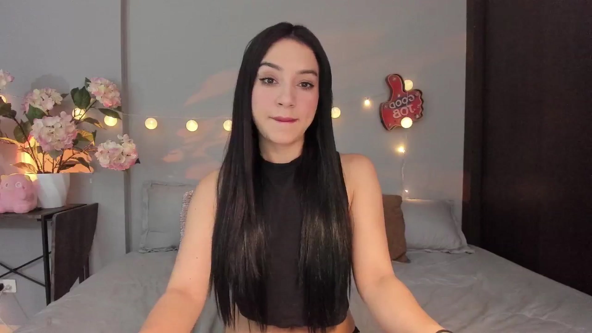 Gallery image thumbnail from dariadiaz_'s myfreecams stream on, 05/16/2025, 16:49 image 2 of 20