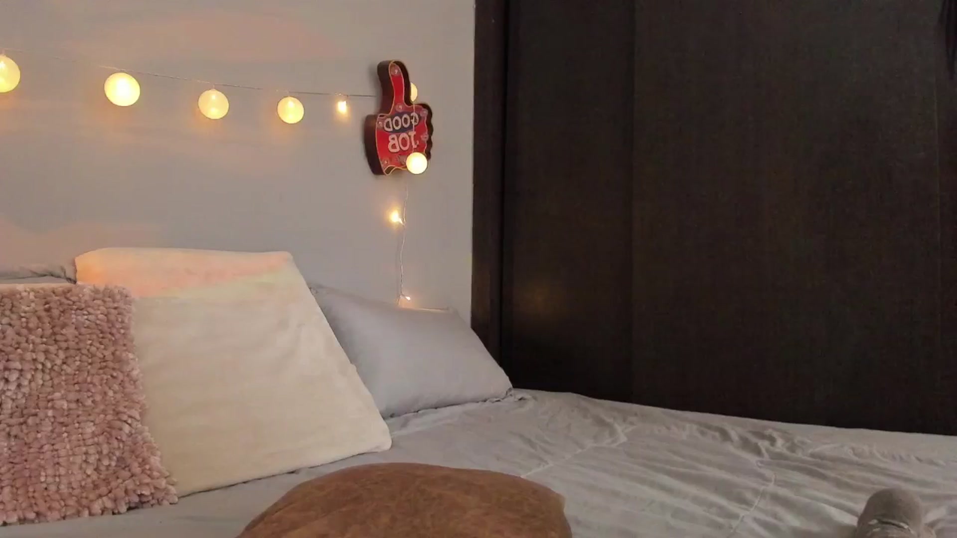 Gallery image thumbnail from dariadiaz_'s myfreecams stream on, 05/17/2025, 16:40 image 16 of 20