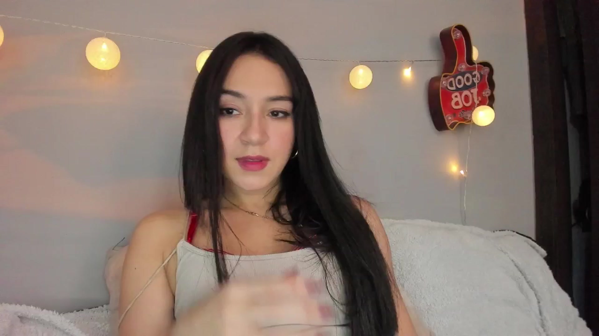 Gallery image thumbnail from dariadiaz_'s myfreecams stream on, 05/28/2025, 18:37 image 16 of 20