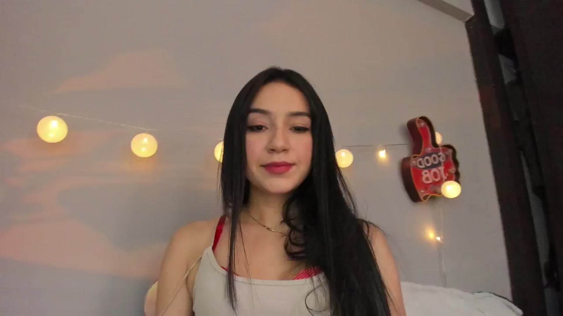 Gallery image thumbnail from dariadiaz_'s myfreecams stream on, 05/28/2025, 18:37 image 15 of 20