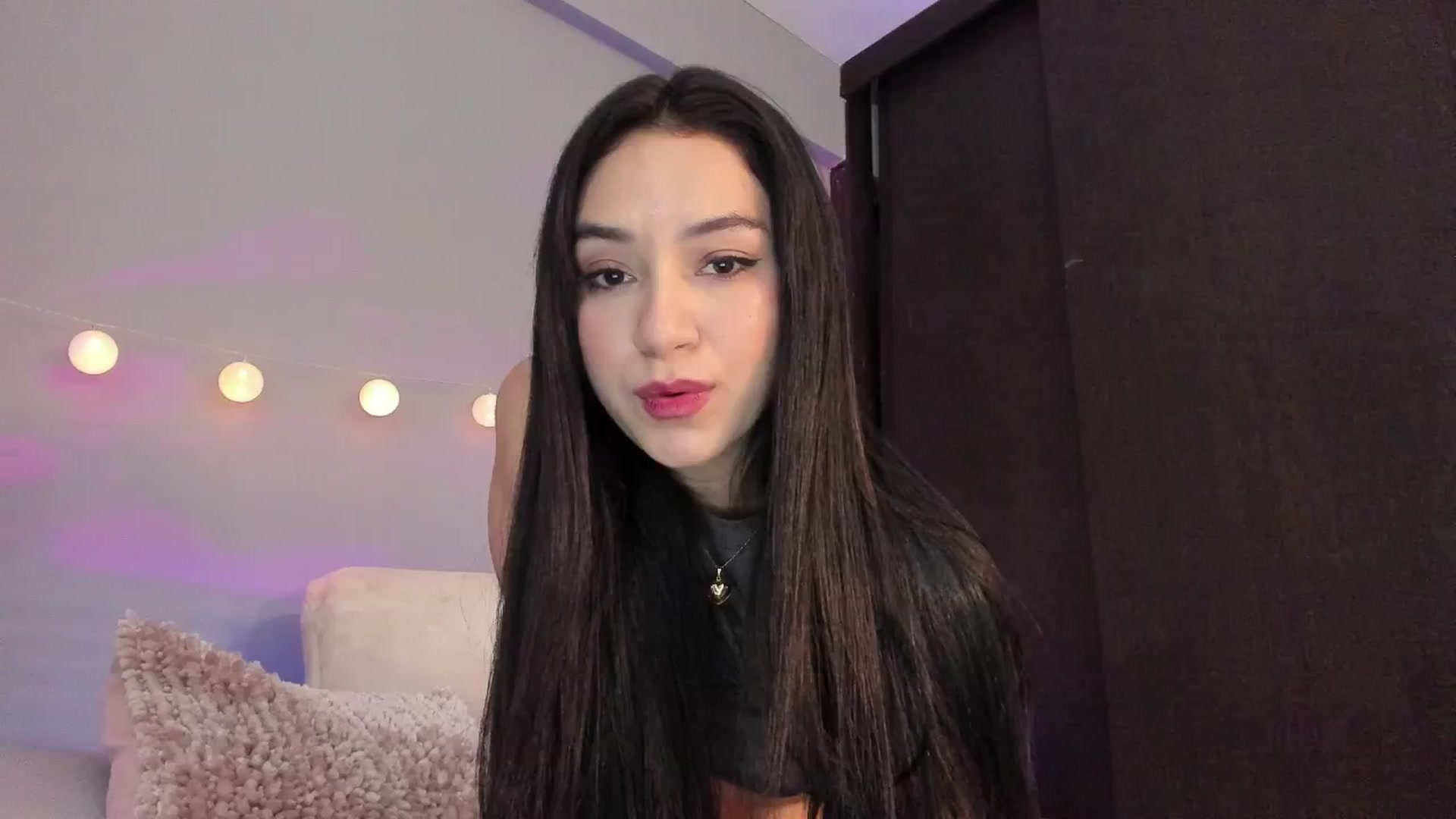 Gallery image thumbnail from dariadiaz_'s myfreecams stream on, 05/30/2025, 16:48 image 12 of 20