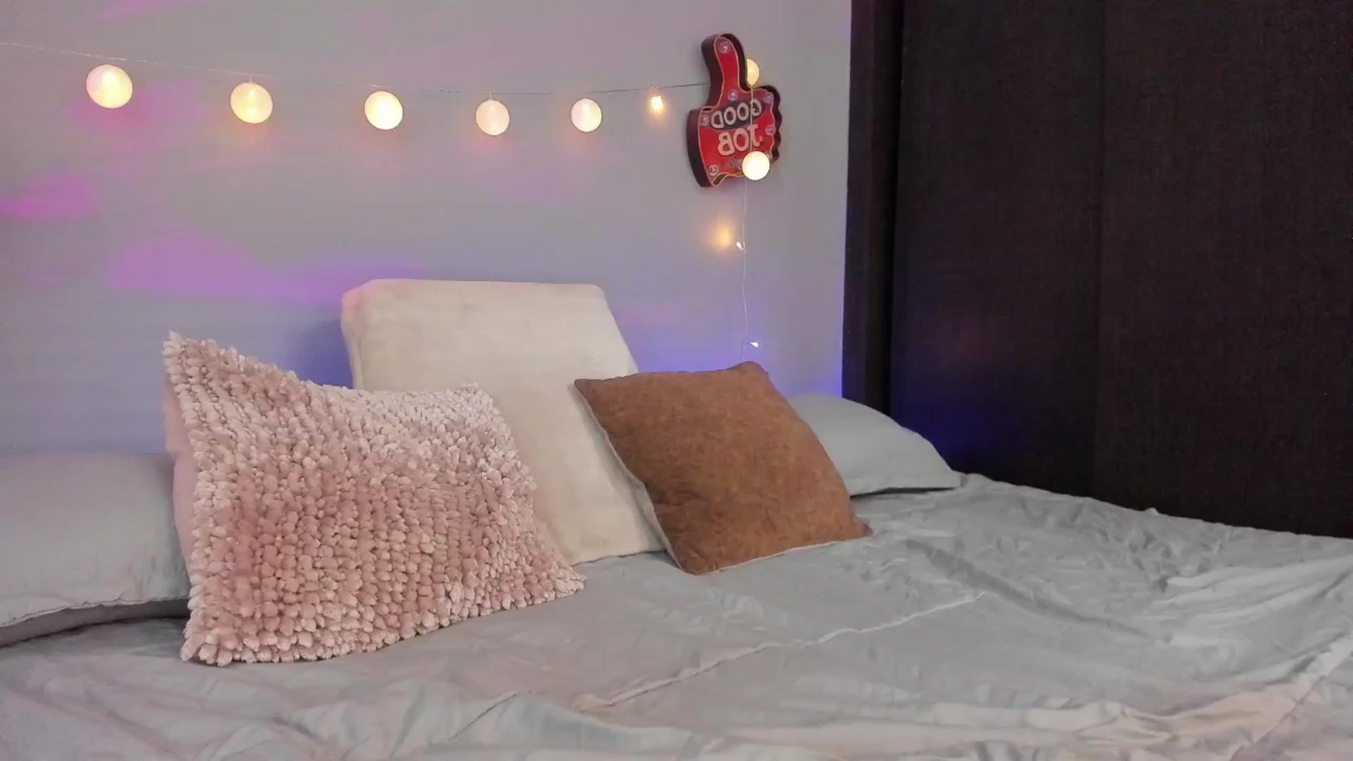 Gallery image thumbnail from dariadiaz_'s myfreecams stream on, 05/30/2025, 16:48 image 17 of 20