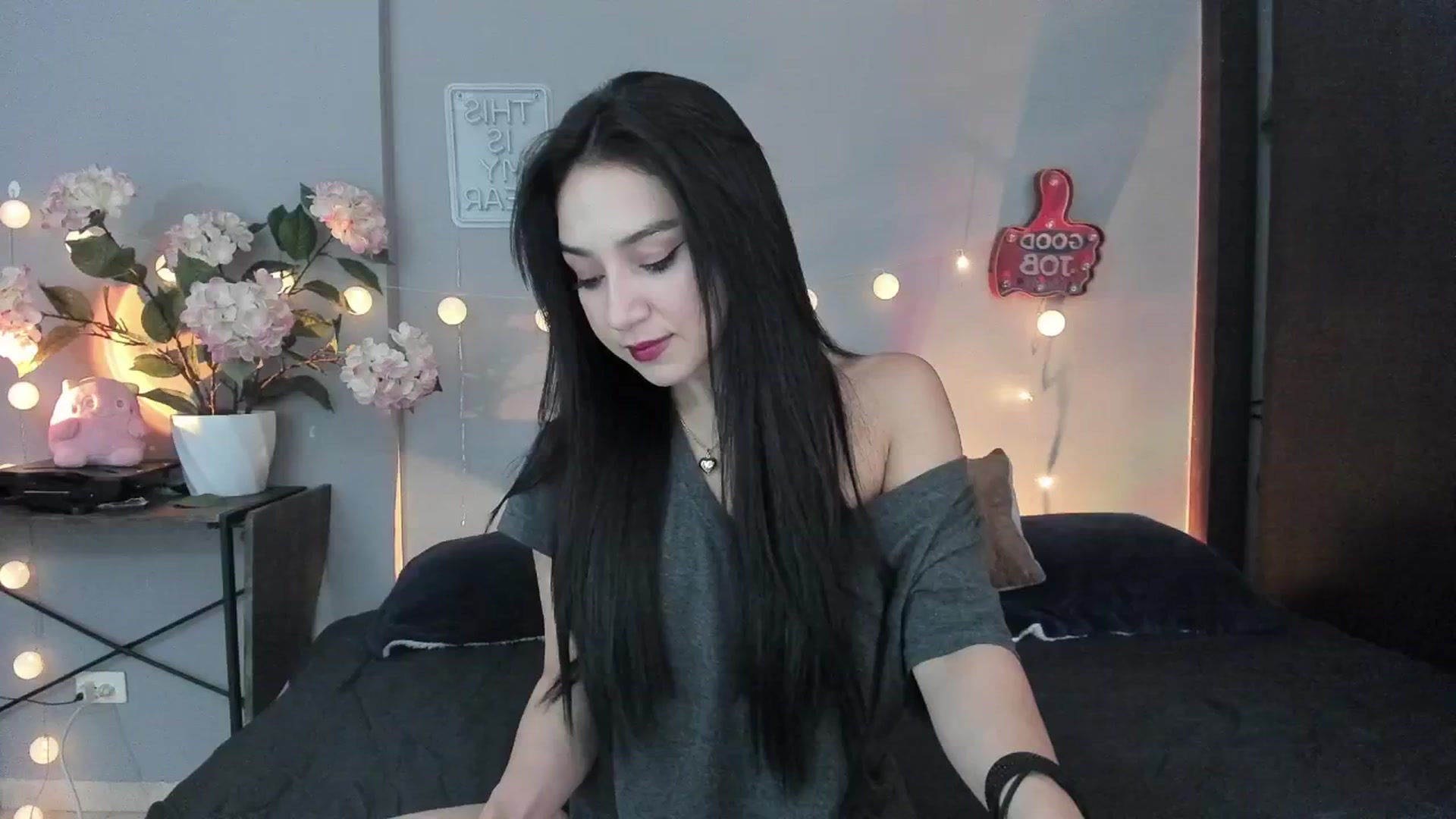 Gallery image thumbnail from dariadiaz_'s myfreecams stream on, 06/07/2025, 16:28 image 1 of 20
