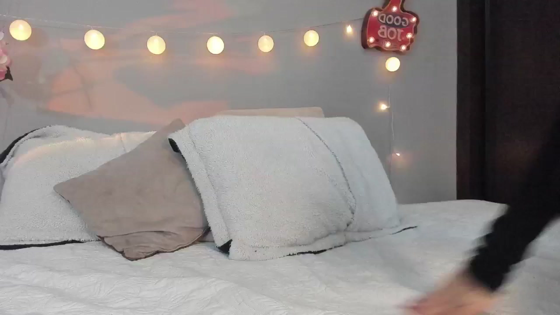 Gallery image thumbnail from dariadiaz_'s myfreecams stream on, 06/10/2025, 19:59 image 13 of 20