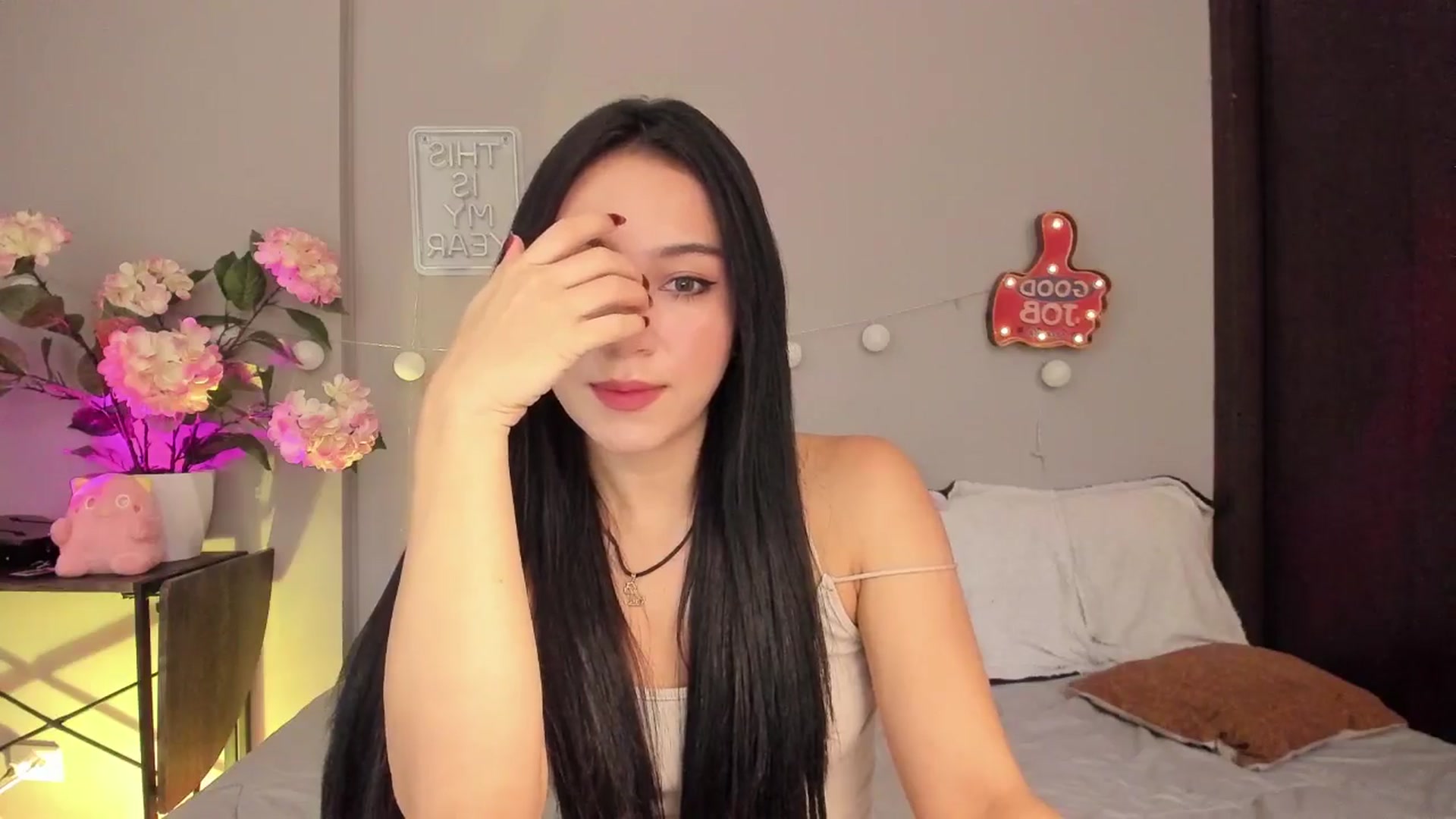 Gallery image thumbnail from dariadiaz_'s myfreecams stream on, 06/21/2025, 16:05 image 7 of 20