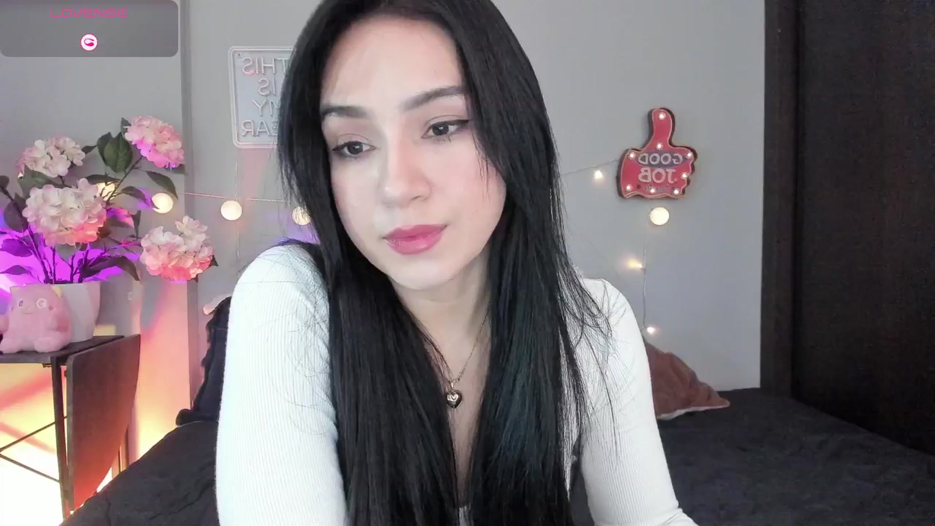 Gallery image thumbnail from dariadiaz_'s myfreecams stream on, 06/25/2025, 16:18 image 20 of 20