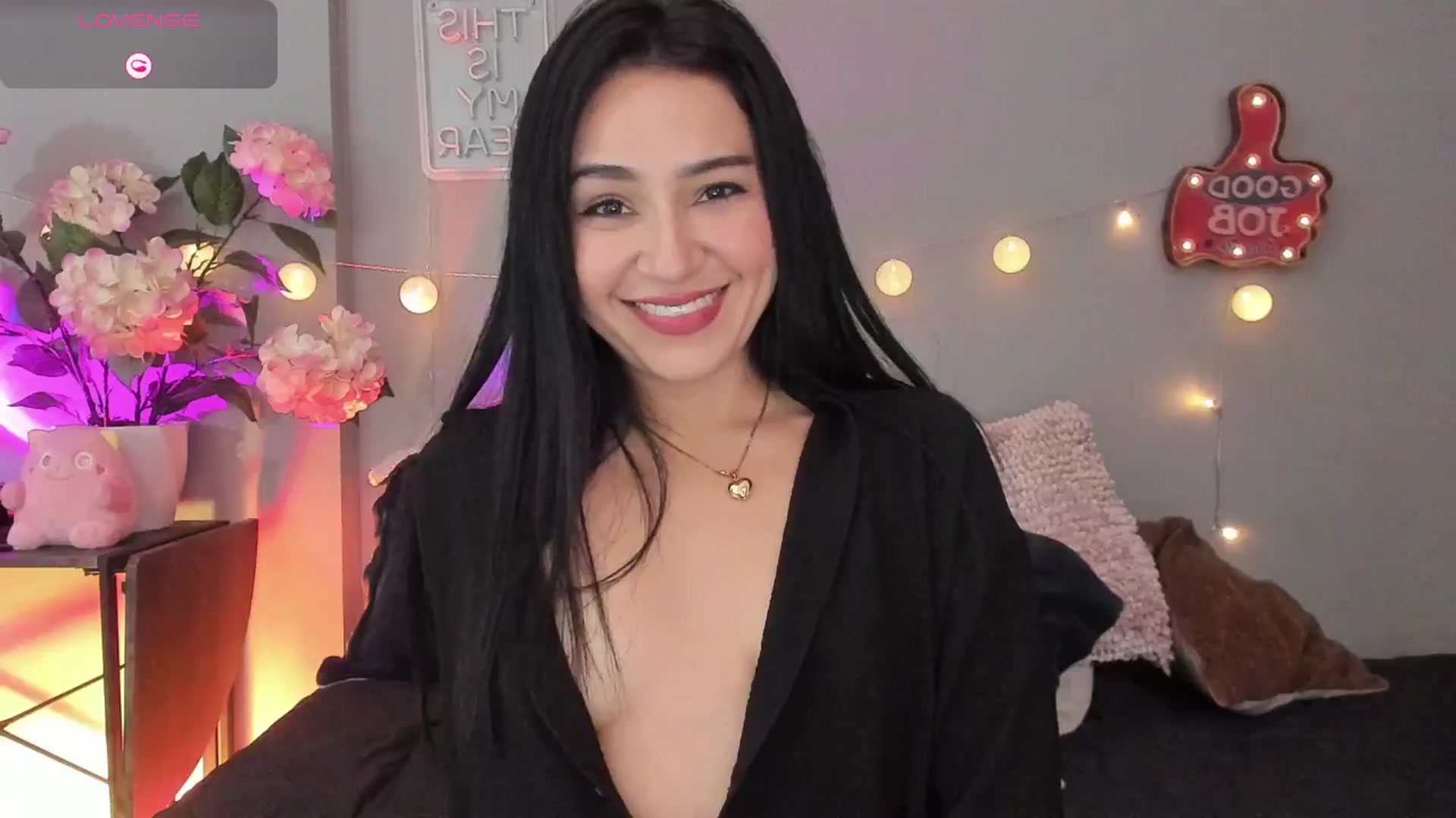 Gallery image thumbnail from dariadiaz_'s myfreecams stream on, 06/25/2025, 16:49 image 19 of 20
