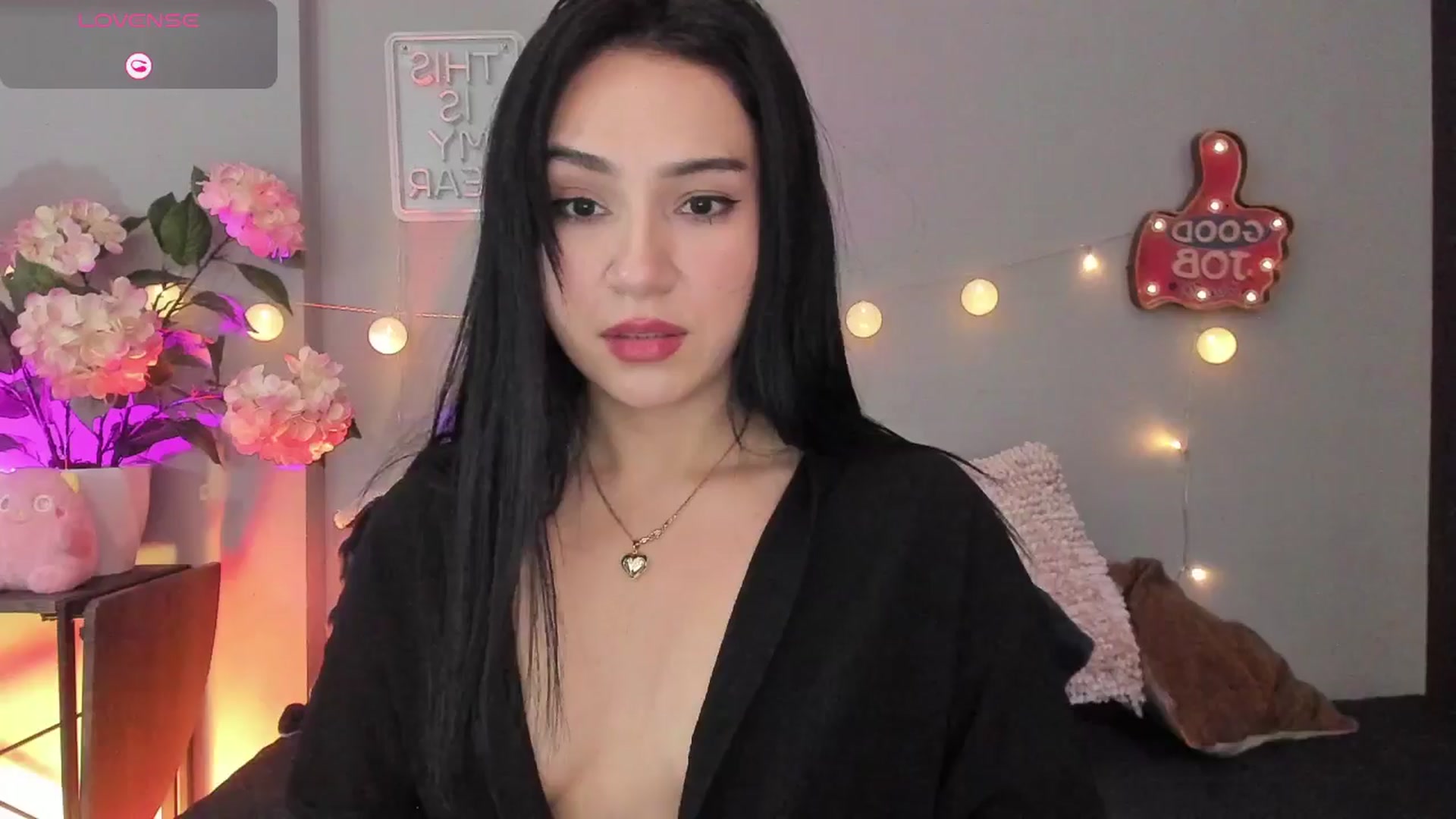 Gallery image thumbnail from dariadiaz_'s myfreecams stream on, 06/25/2025, 16:49 image 14 of 20