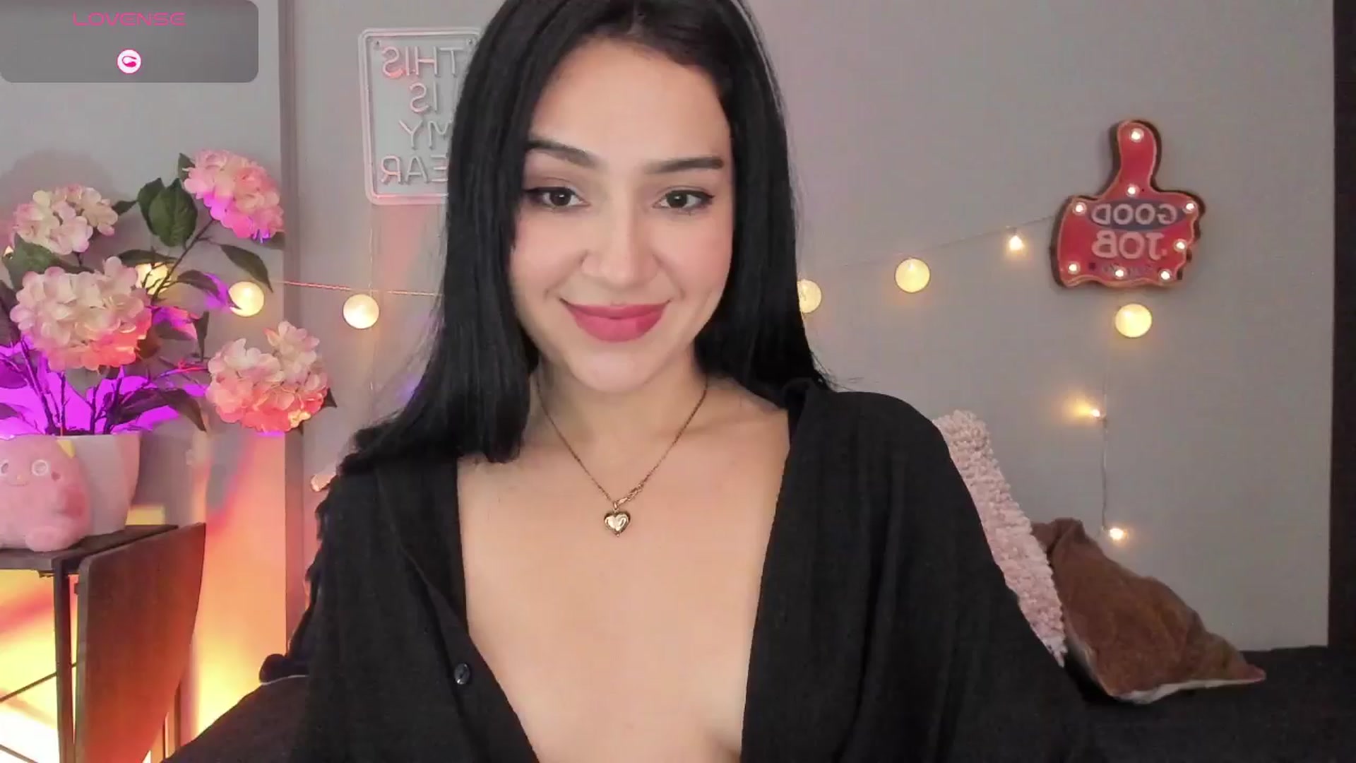 Gallery image thumbnail from dariadiaz_'s myfreecams stream on, 06/25/2025, 16:49 image 7 of 20
