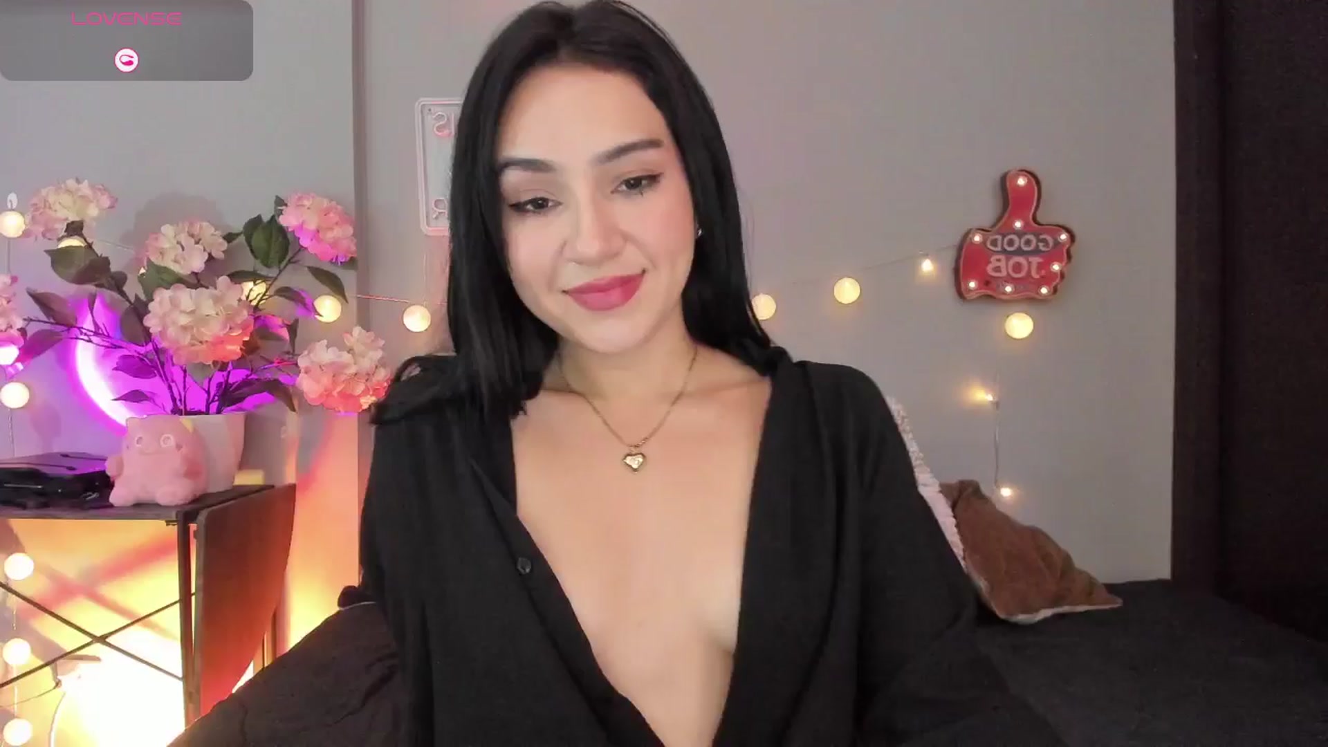 Gallery image thumbnail from dariadiaz_'s myfreecams stream on, 06/25/2025, 16:49 image 6 of 20