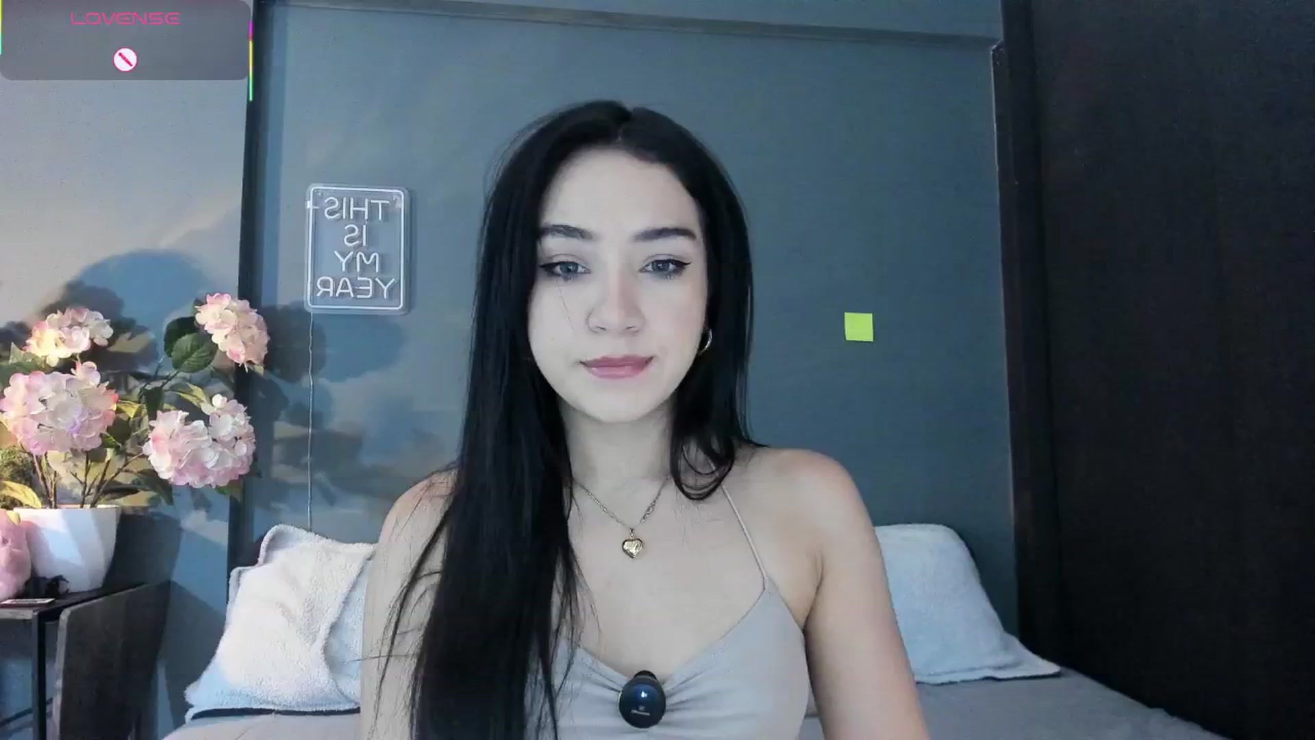 Gallery image thumbnail from dariadiaz_'s myfreecams stream on, 08/16/2025, 14:48 image 7 of 20