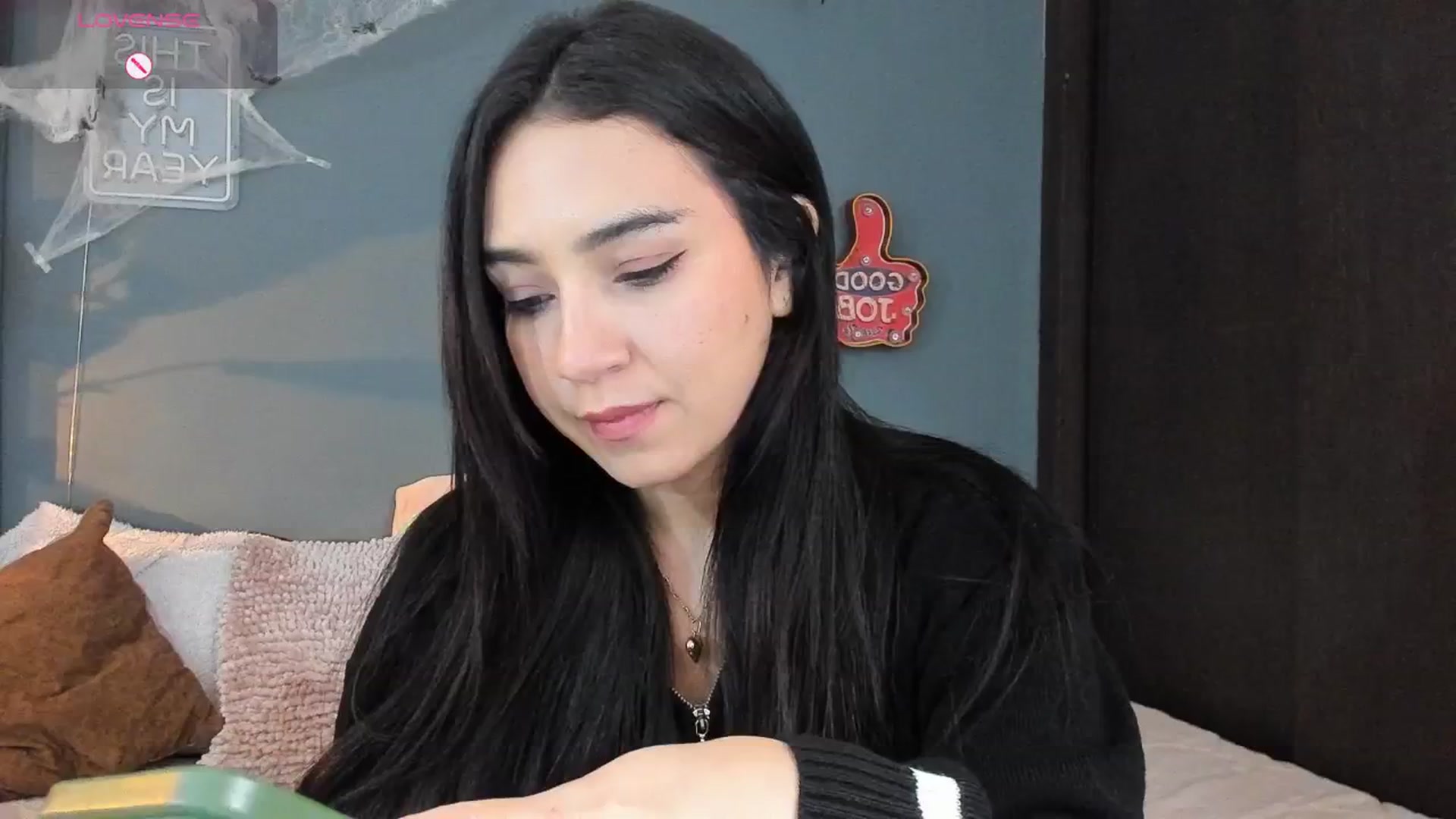 Gallery image thumbnail from dariadiaz_'s myfreecams stream on, 11/04/2025, 17:58 image 15 of 20