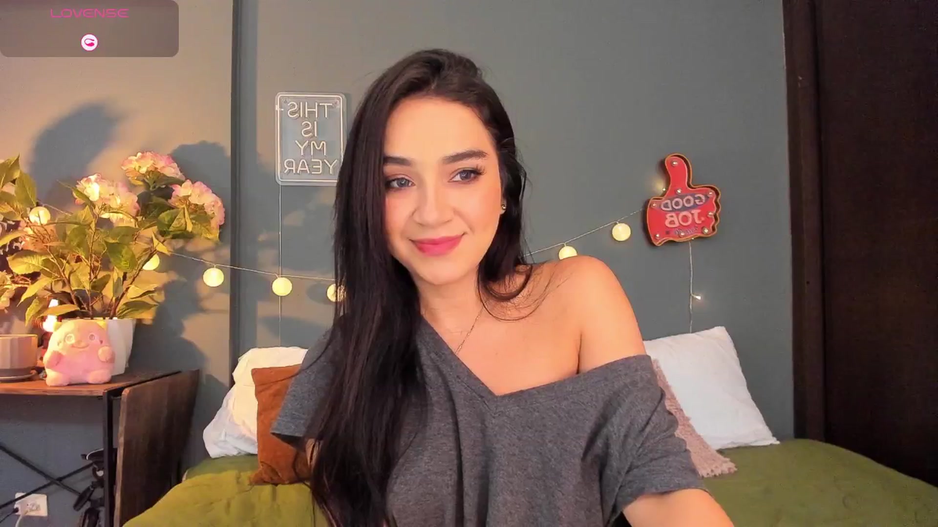 Gallery image thumbnail from dariadiaz_'s myfreecams stream on, 11/18/2025, 15:45 image 8 of 20