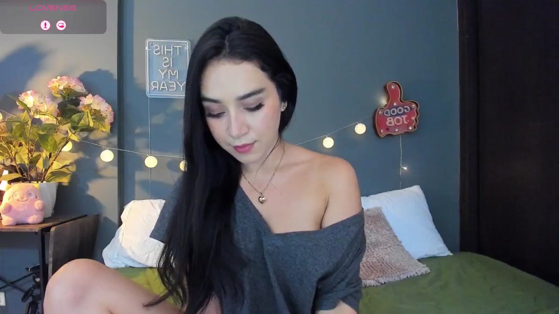 Gallery image thumbnail from dariadiaz_'s myfreecams stream on, 11/18/2025, 17:03 image 18 of 20