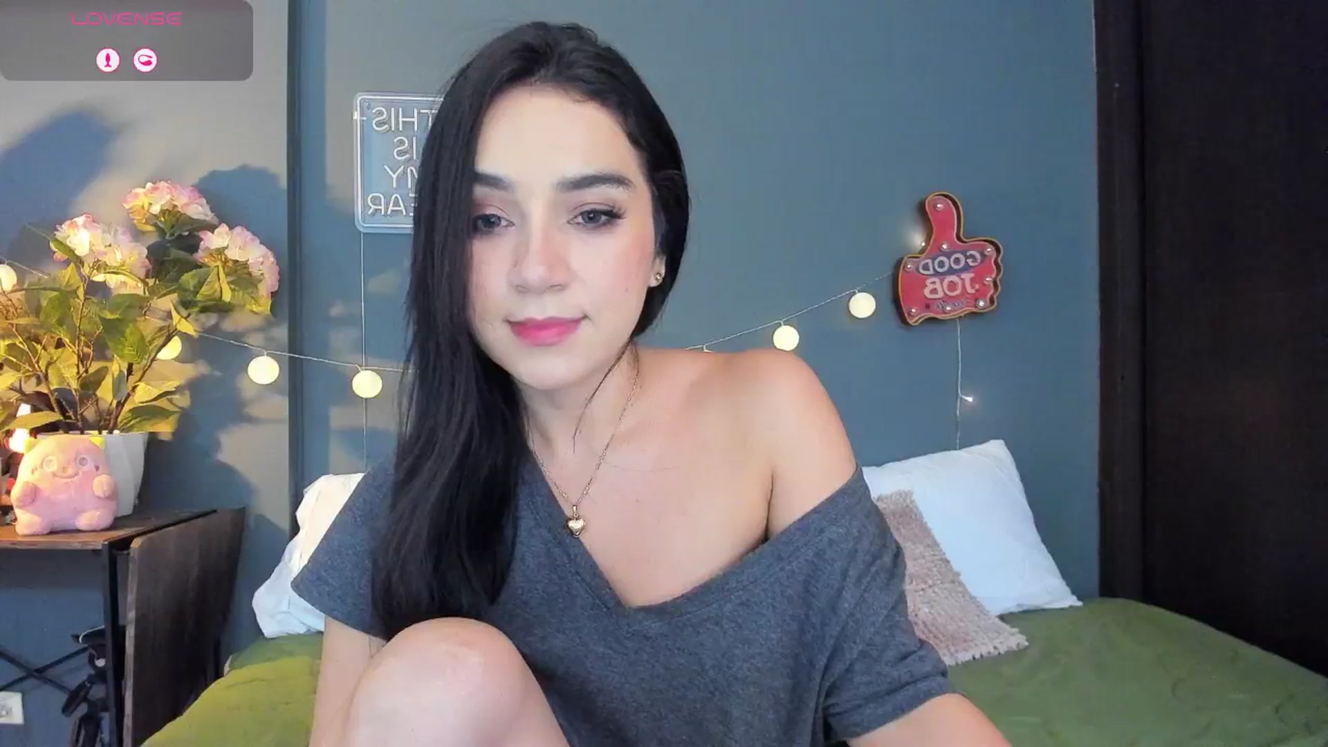 Gallery image thumbnail from dariadiaz_'s myfreecams stream on, 11/18/2025, 17:03 image 16 of 20