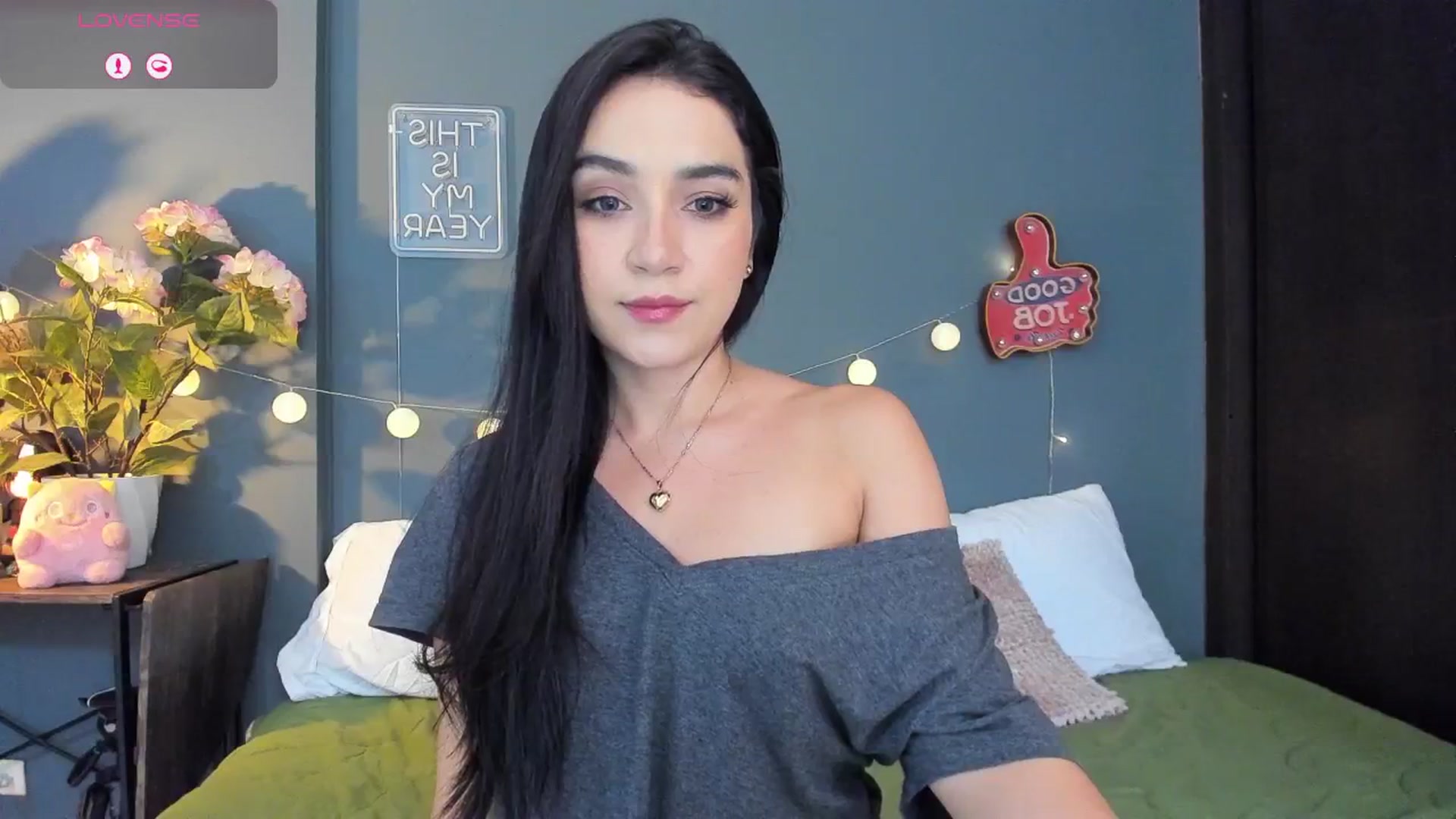 Gallery image thumbnail from dariadiaz_'s myfreecams stream on, 11/18/2025, 17:03 image 17 of 20
