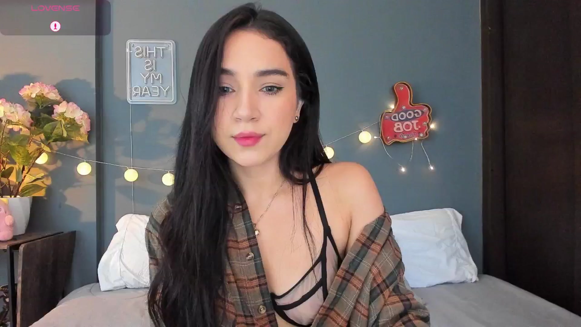Gallery image thumbnail from dariadiaz_'s myfreecams stream on, 11/23/2025, 13:31 image 1 of 20