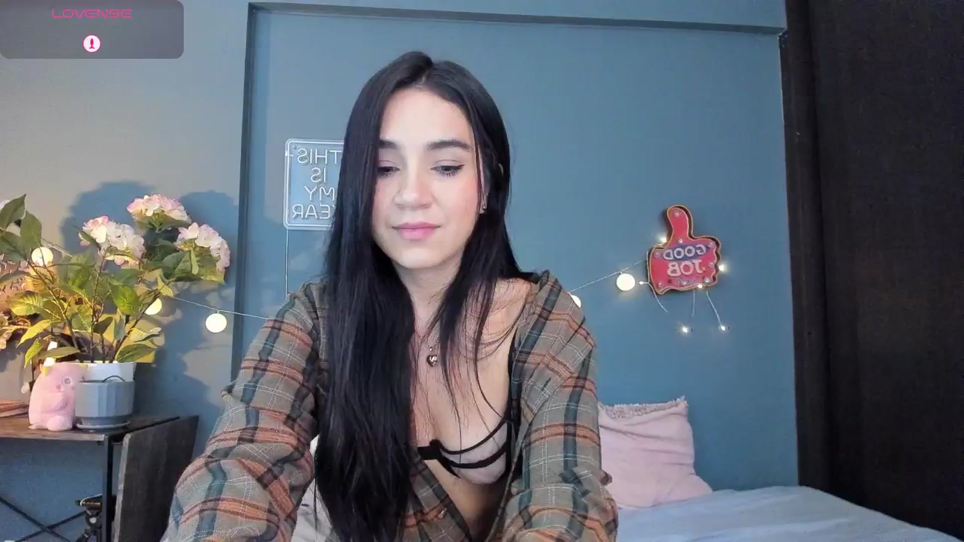 Gallery image thumbnail from dariadiaz_'s myfreecams stream on, 11/23/2025, 15:49 image 19 of 20