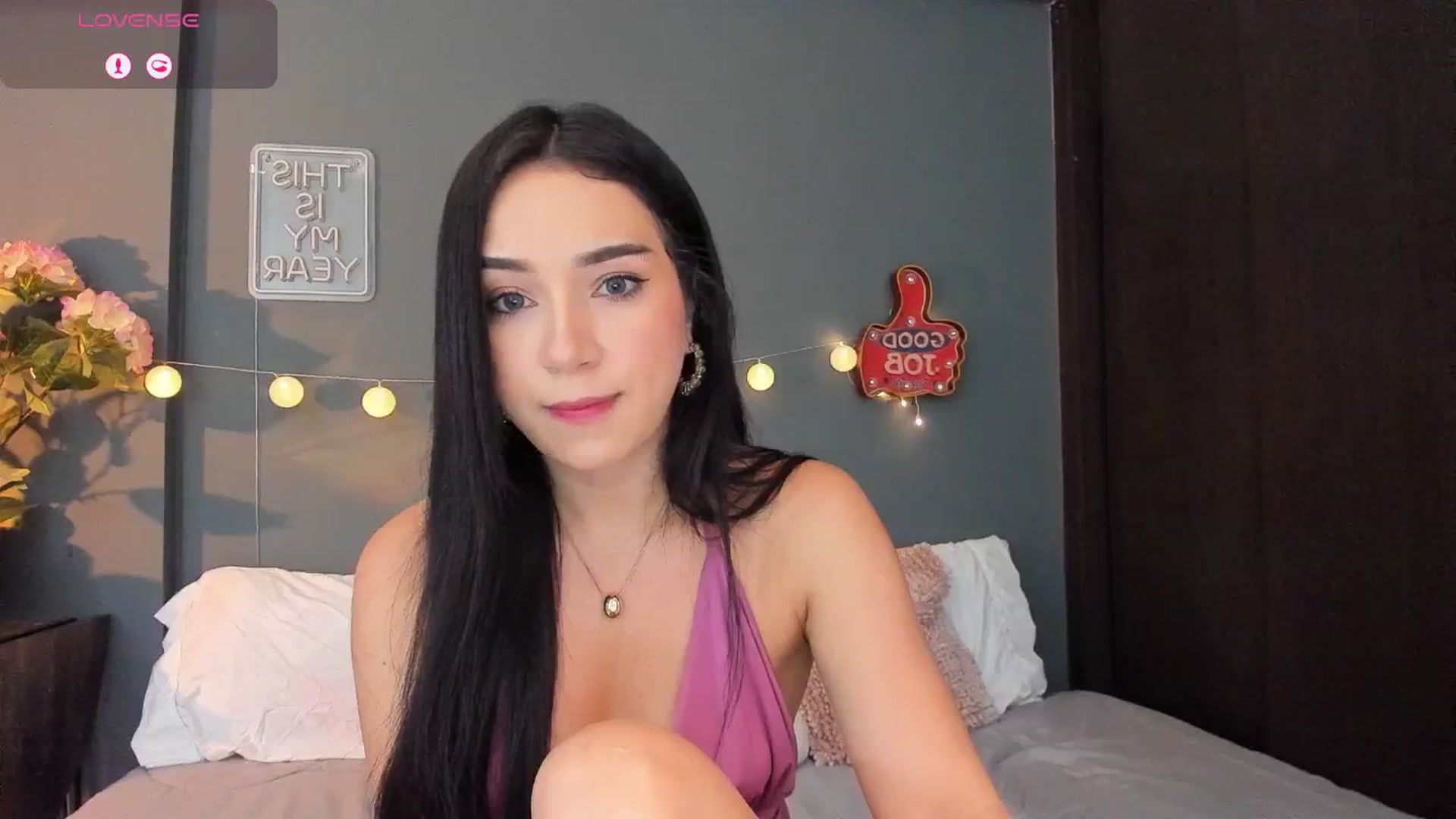 Gallery image thumbnail from dariadiaz_'s myfreecams stream on, 11/25/2025, 16:59 image 4 of 20