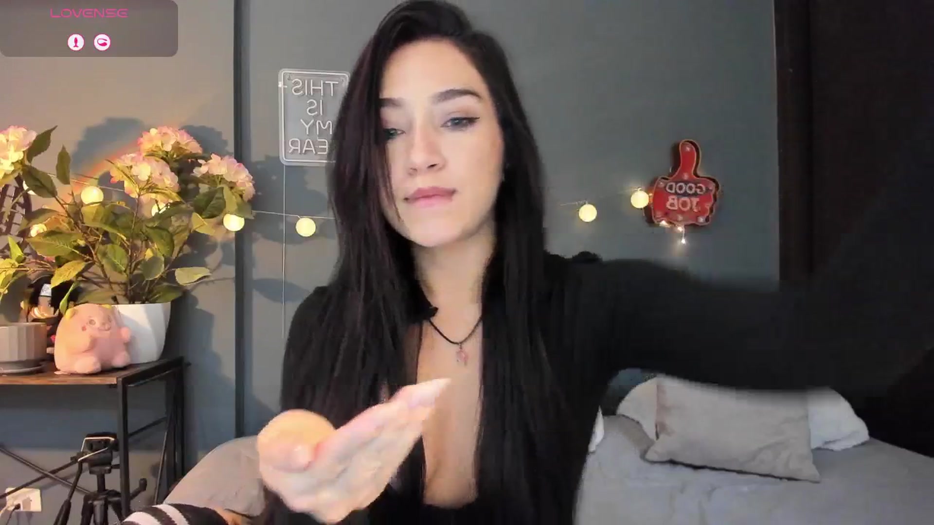 Gallery image thumbnail from dariadiaz_'s myfreecams stream on, 12/06/2025, 20:22 image 7 of 20