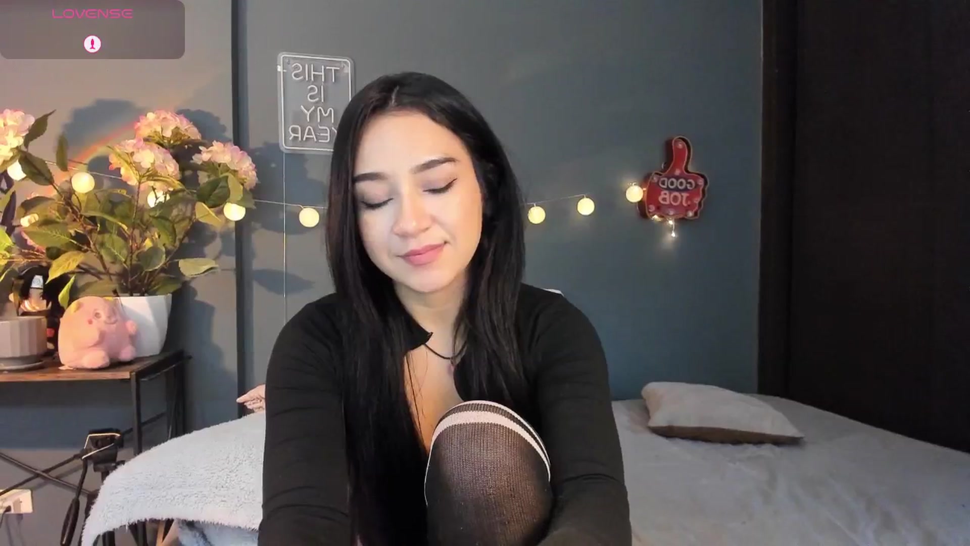 Gallery image thumbnail from dariadiaz_'s myfreecams stream on, 12/06/2025, 20:22 image 19 of 20