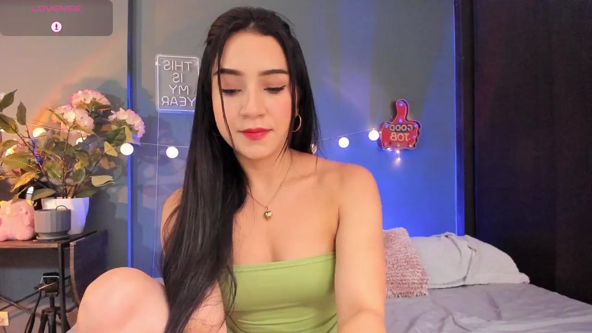 Gallery image thumbnail from dariadiaz_'s myfreecams stream on, 12/18/2025, 17:24 image 6 of 20