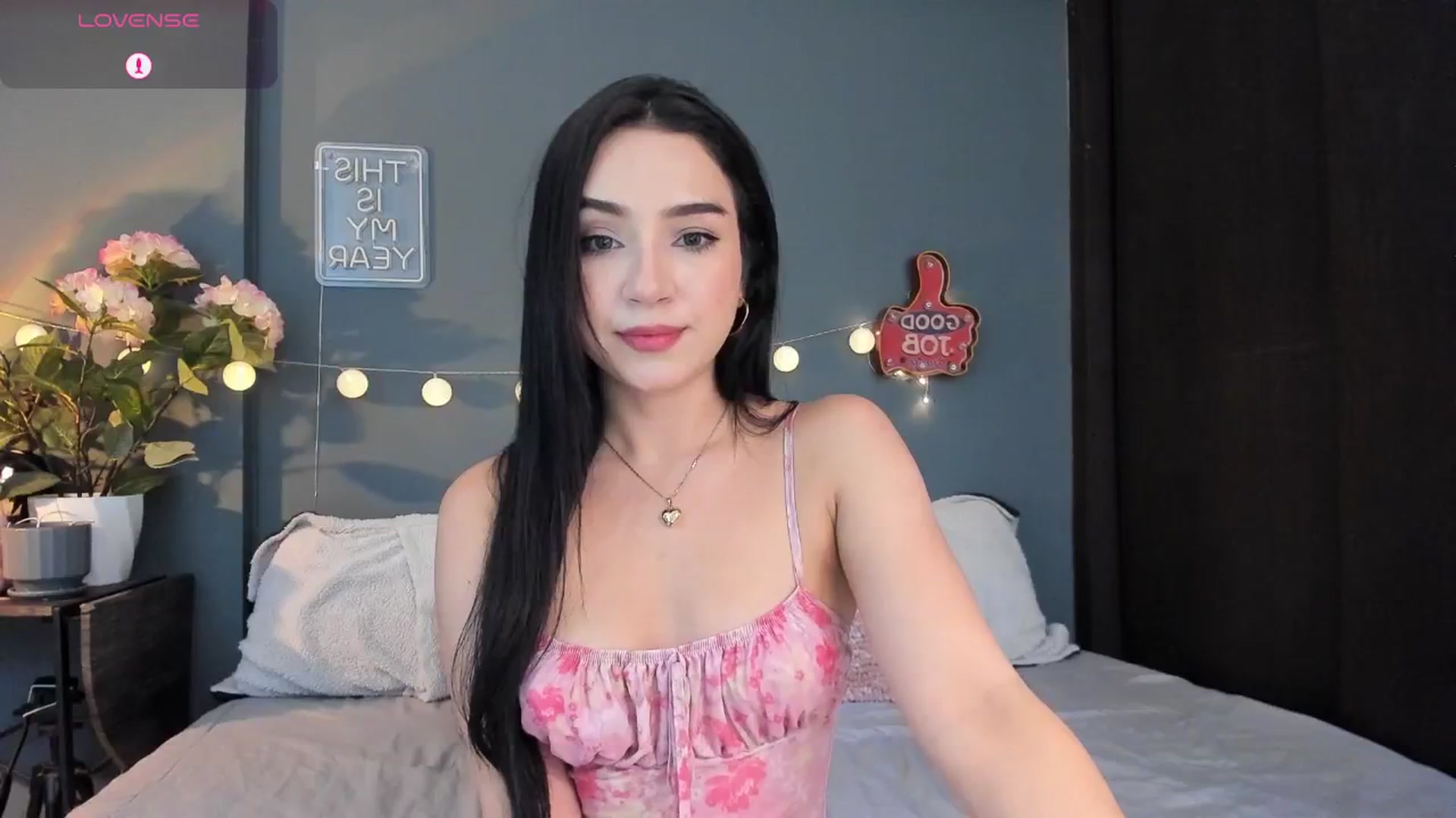 Gallery image thumbnail from dariadiaz_'s myfreecams stream on, 12/19/2025, 16:16 image 17 of 20