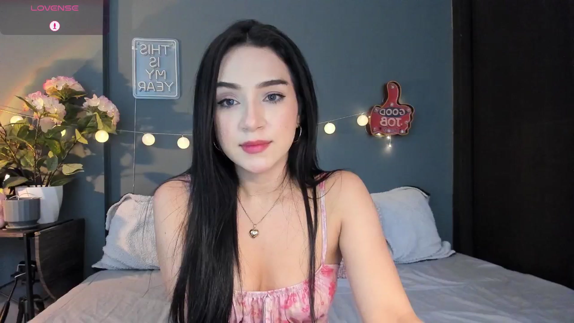 Gallery image thumbnail from dariadiaz_'s myfreecams stream on, 12/19/2025, 16:16 image 10 of 20