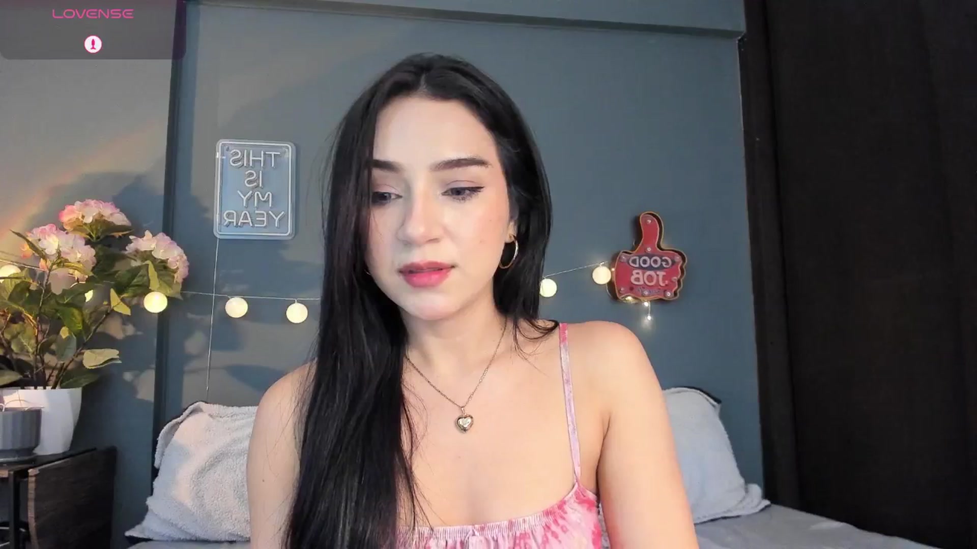 Gallery image thumbnail from dariadiaz_'s myfreecams stream on, 12/19/2025, 16:16 image 15 of 20