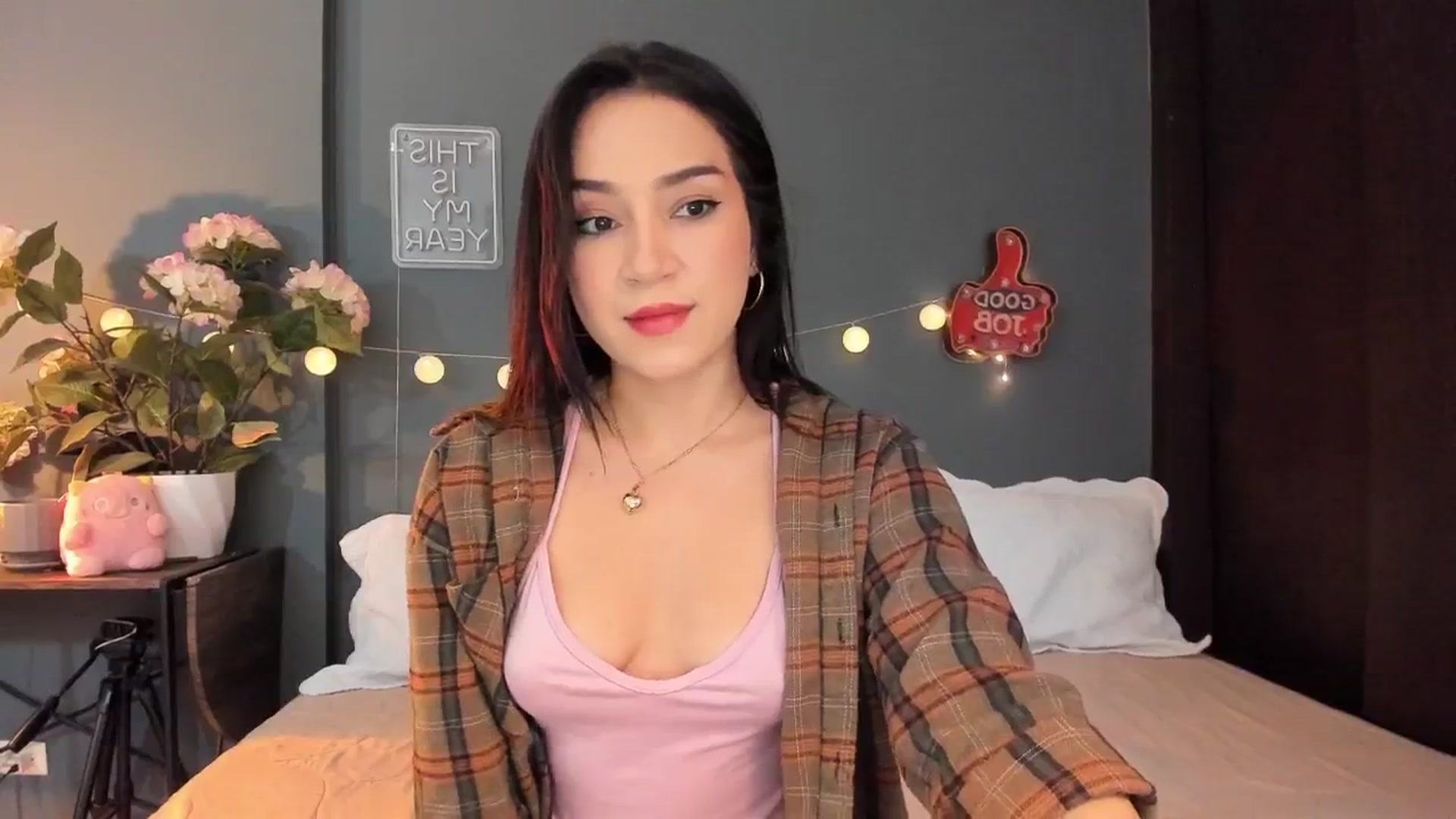 Gallery image thumbnail from dariadiaz_'s myfreecams stream on, 02/03/2026, 15:52 image 9 of 20