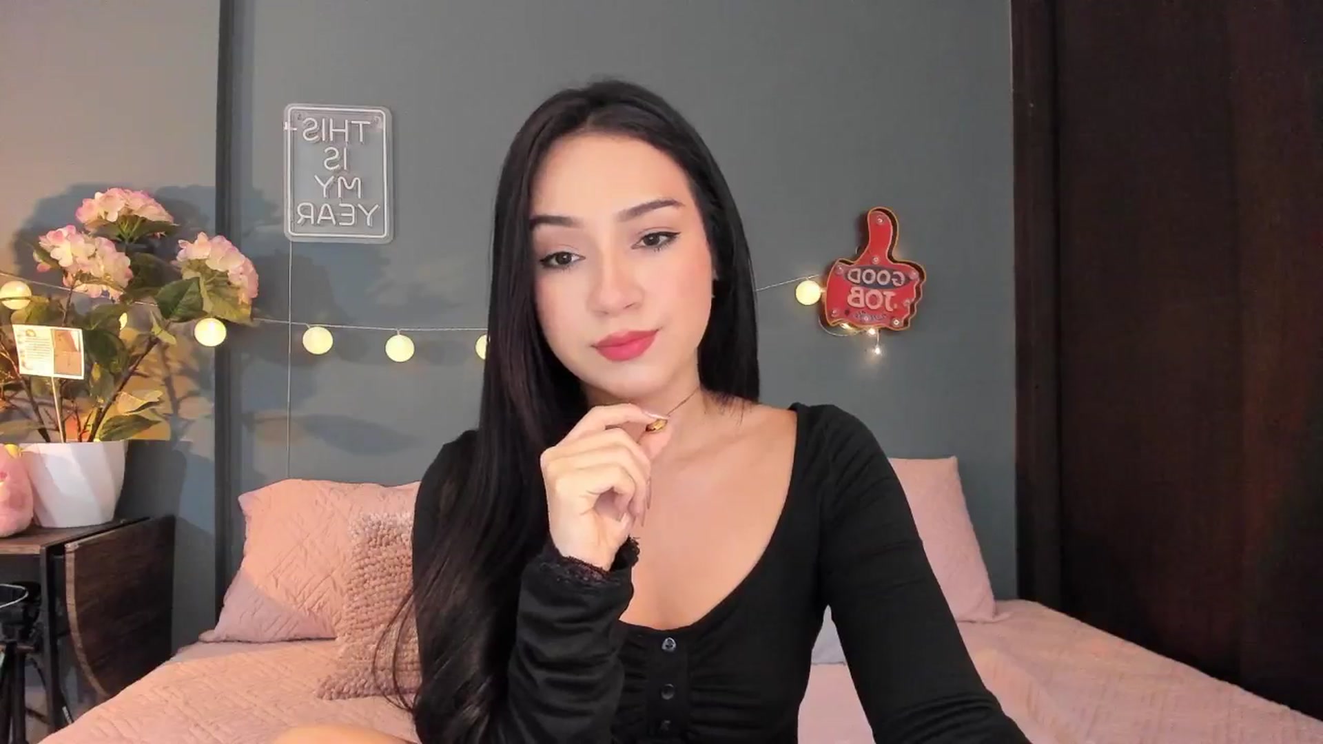 Gallery image thumbnail from dariadiaz_'s myfreecams stream on, 02/04/2026, 17:43 image 3 of 20