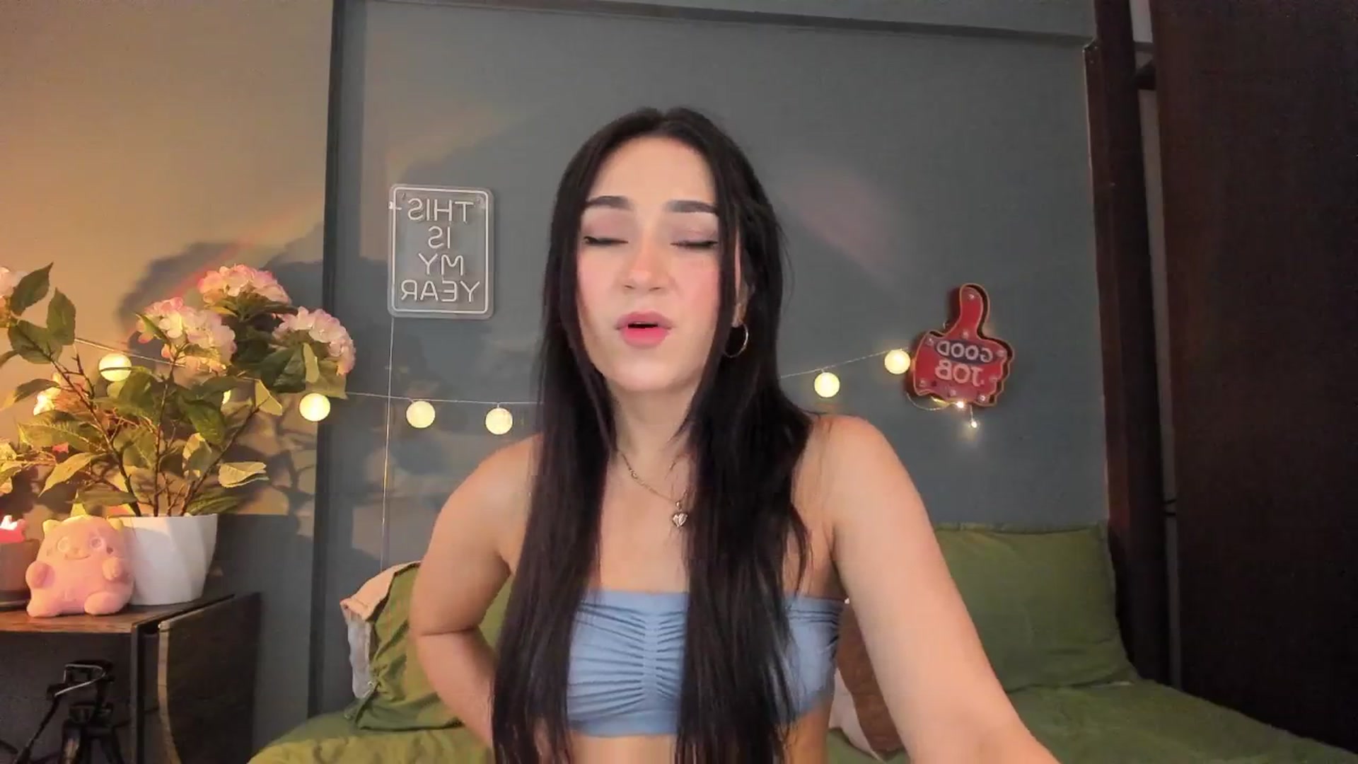 Gallery image thumbnail from dariadiaz_'s myfreecams stream on, 02/16/2026, 17:27 image 7 of 20