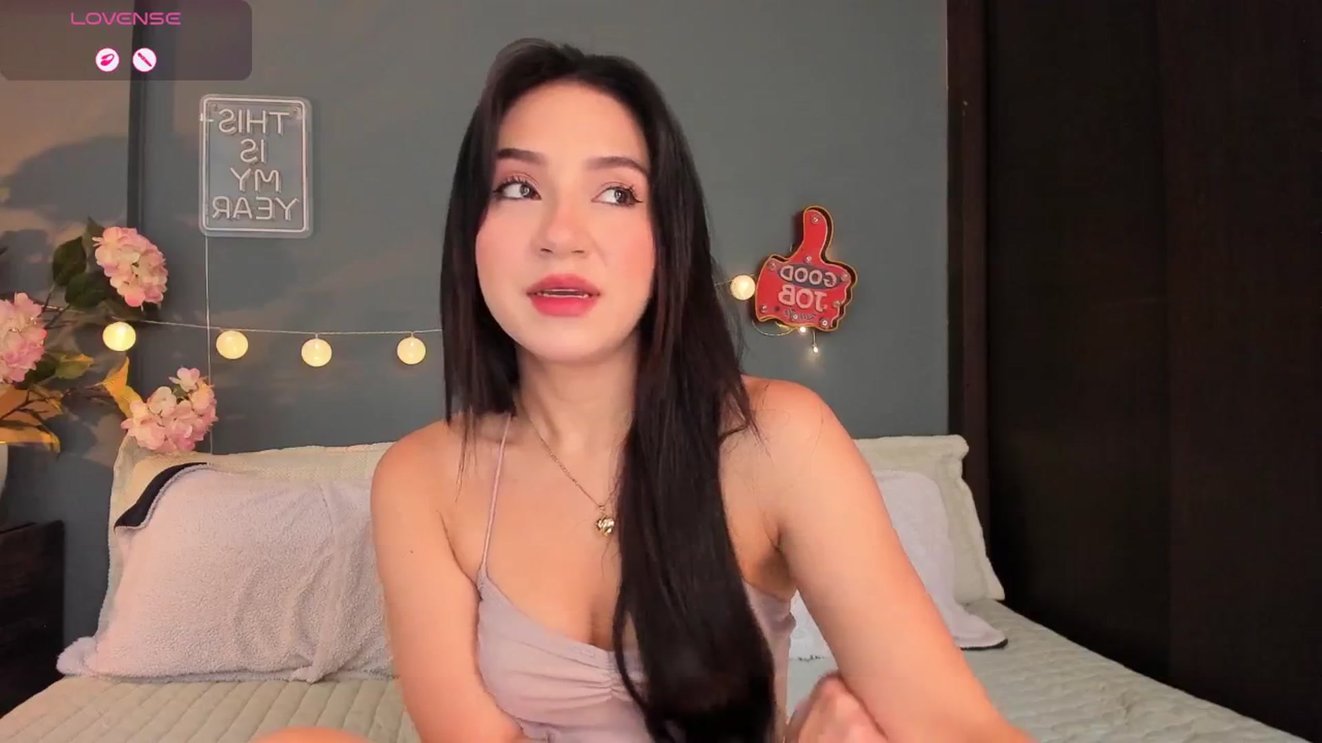 Gallery image thumbnail from dariadiaz_'s myfreecams stream on, 03/10/2026, 15:37 image 4 of 20