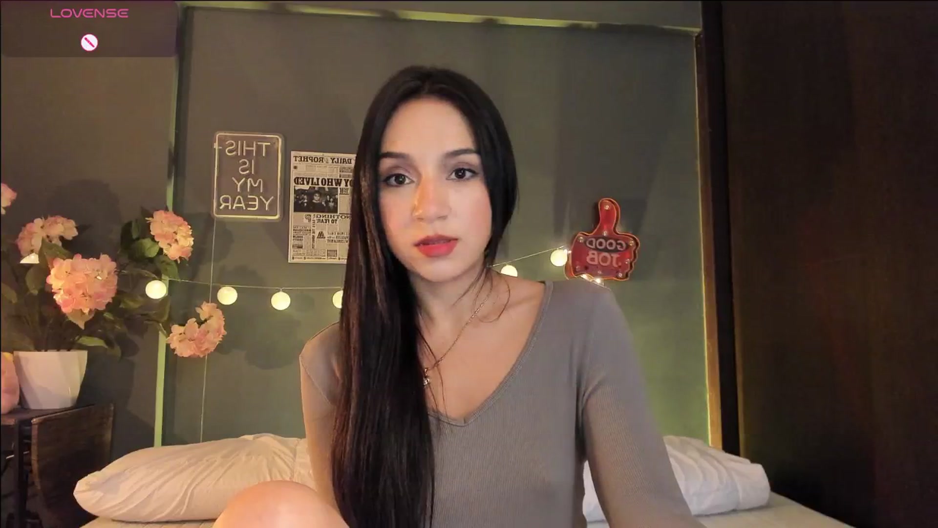 Gallery image thumbnail from dariadiaz_'s myfreecams stream on, 04/17/2026, 17:42 image 6 of 20