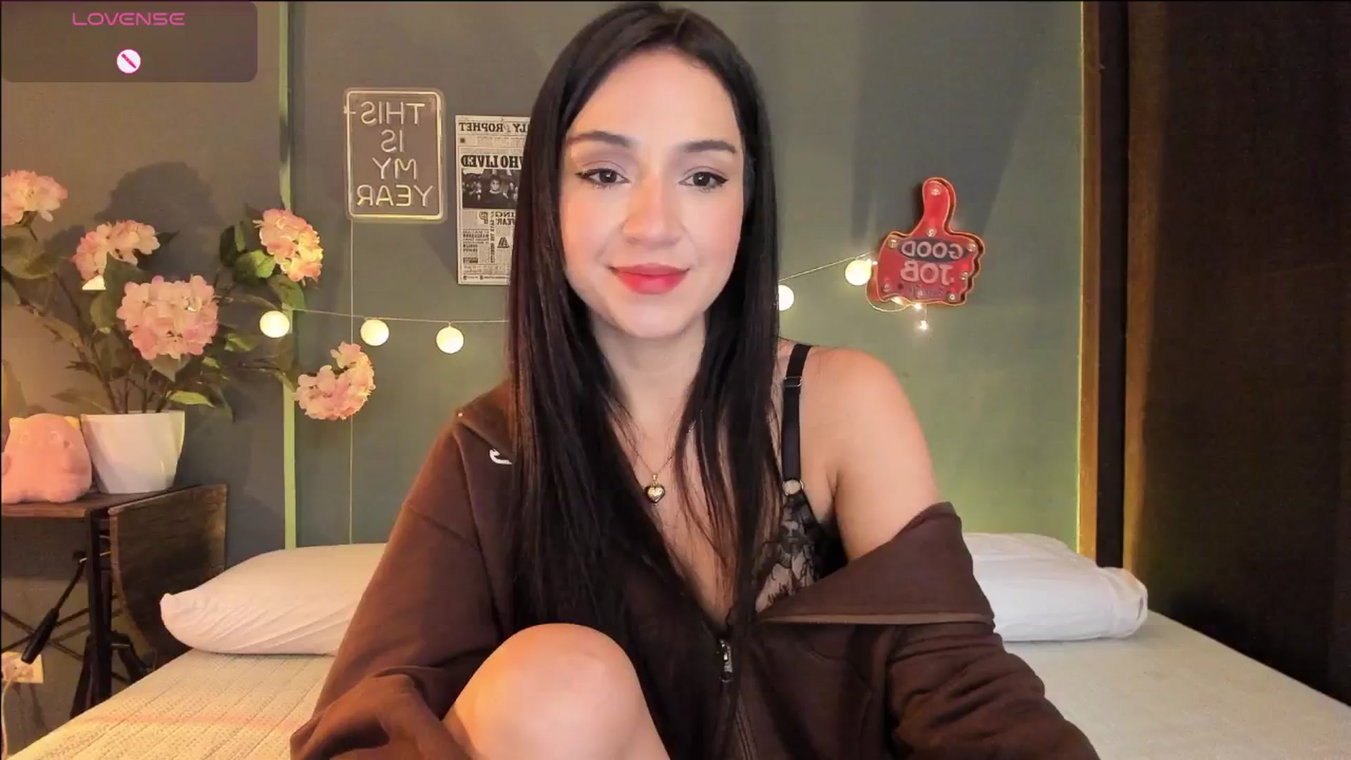 Gallery image thumbnail from dariadiaz_'s myfreecams stream on, 04/18/2026, 15:02 image 9 of 20