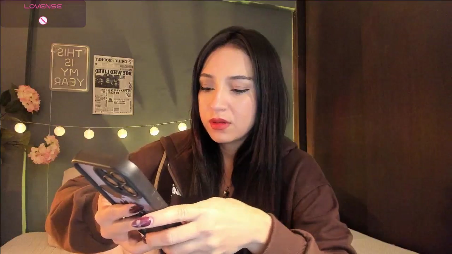 Gallery image thumbnail from dariadiaz_'s myfreecams stream on, 04/18/2026, 18:32 image 19 of 20