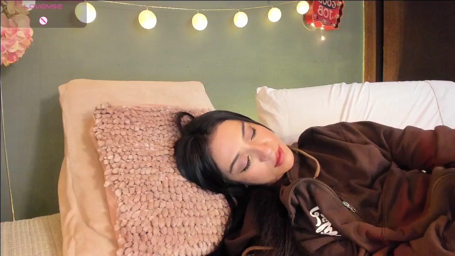Gallery image thumbnail from dariadiaz_'s myfreecams stream on, 04/18/2026, 18:32 image 3 of 20