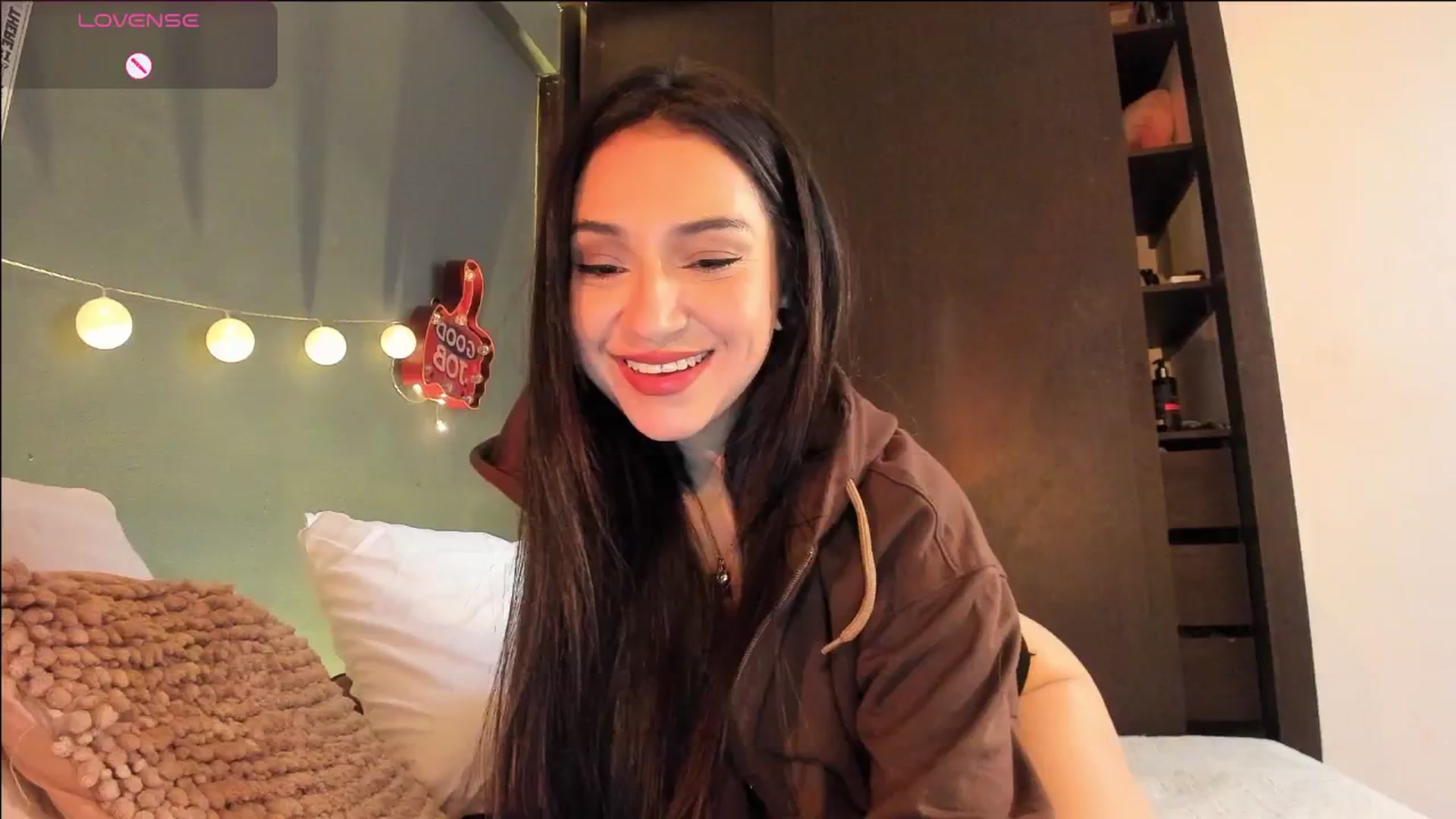 Gallery image thumbnail from dariadiaz_'s myfreecams stream on, 04/18/2026, 18:32 image 1 of 20